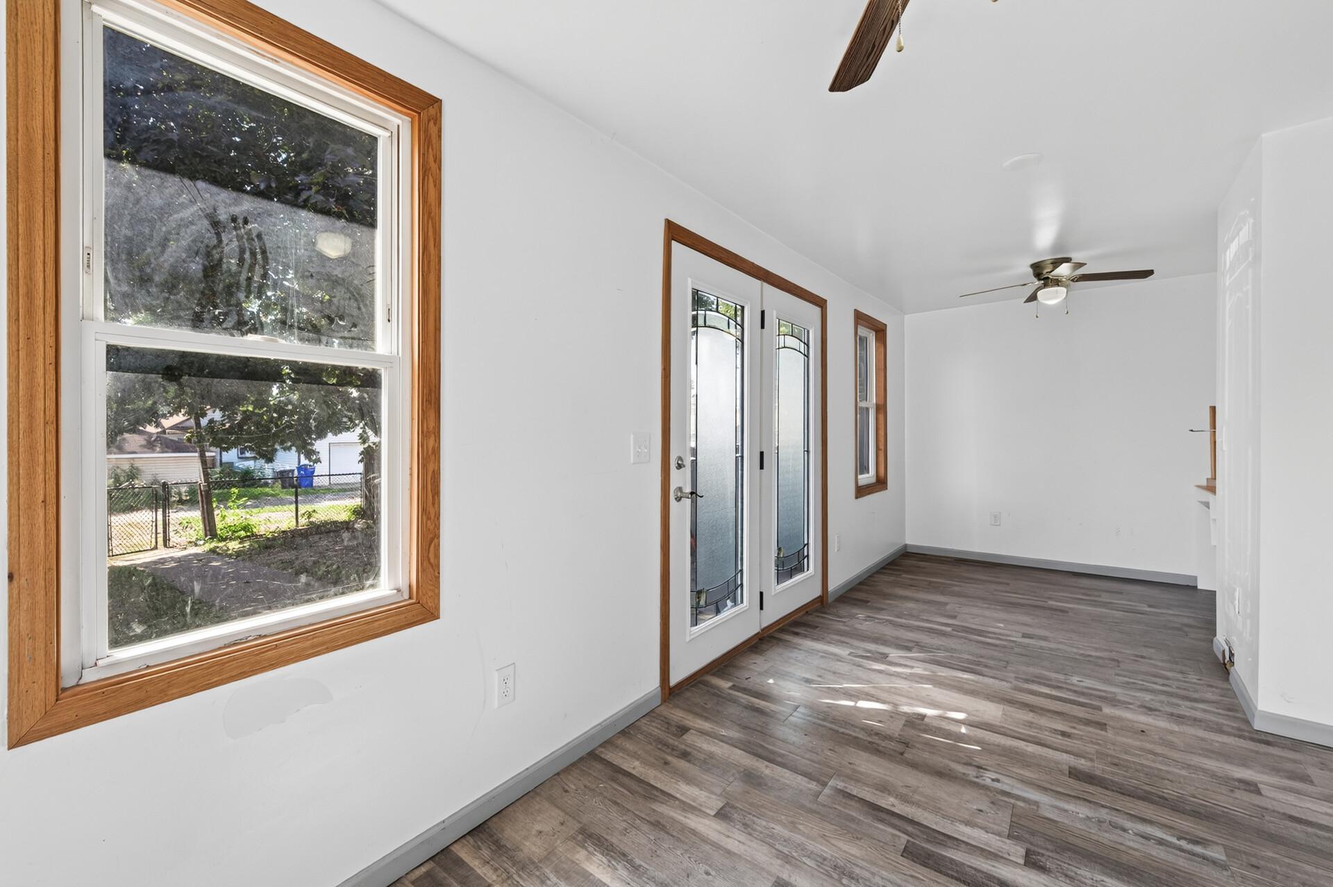 32 Maryland Avenue E Property Photo 16