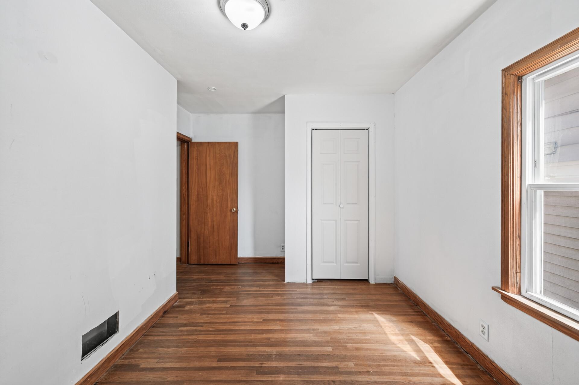 32 Maryland Avenue E Property Photo 20