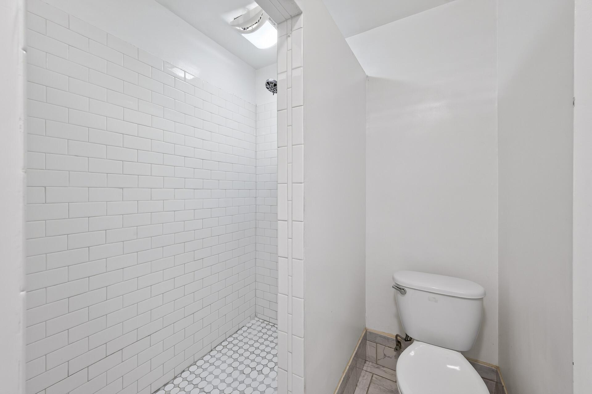 32 Maryland Avenue E Property Photo 22