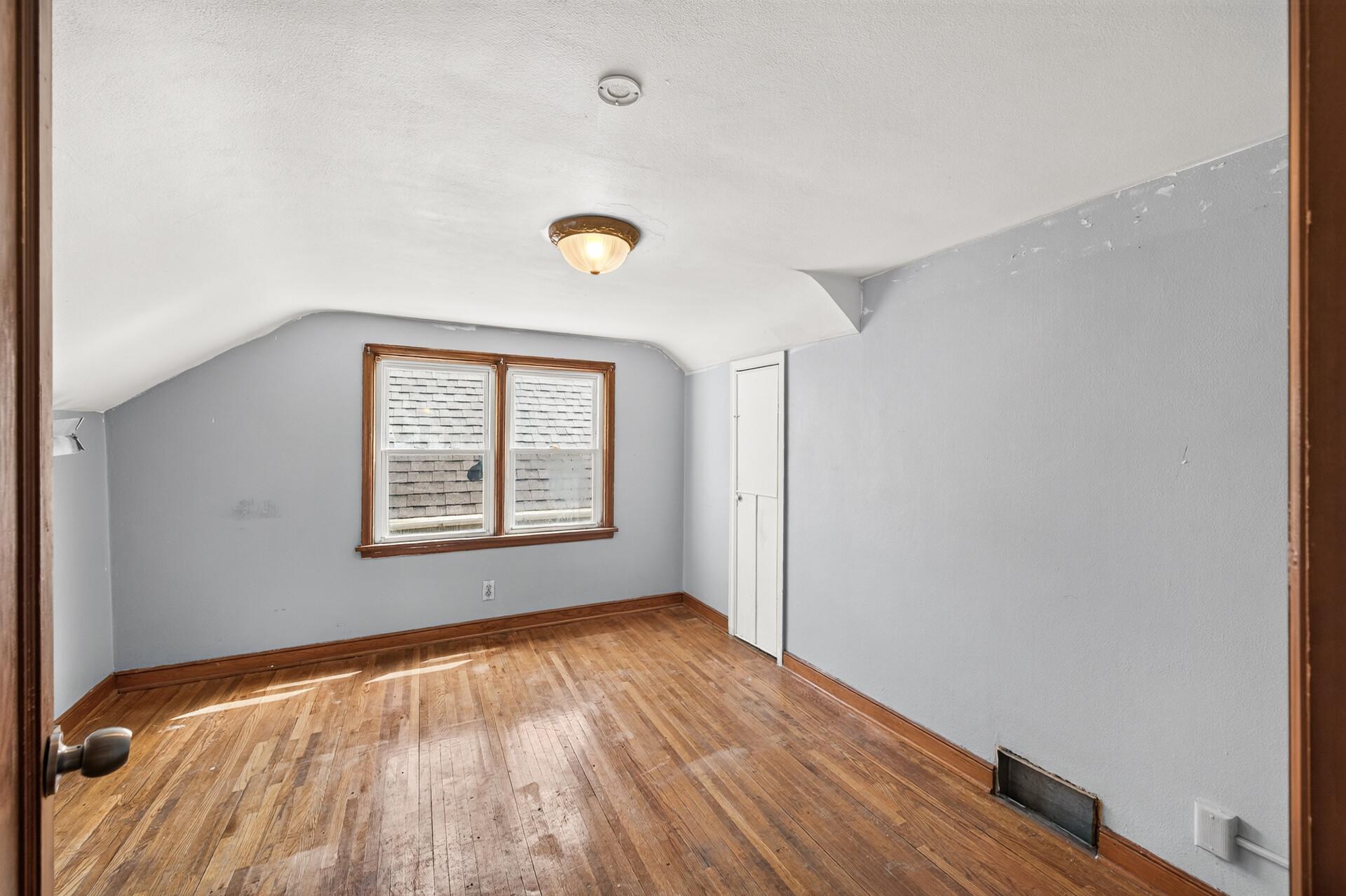 32 Maryland Avenue E Property Photo 24
