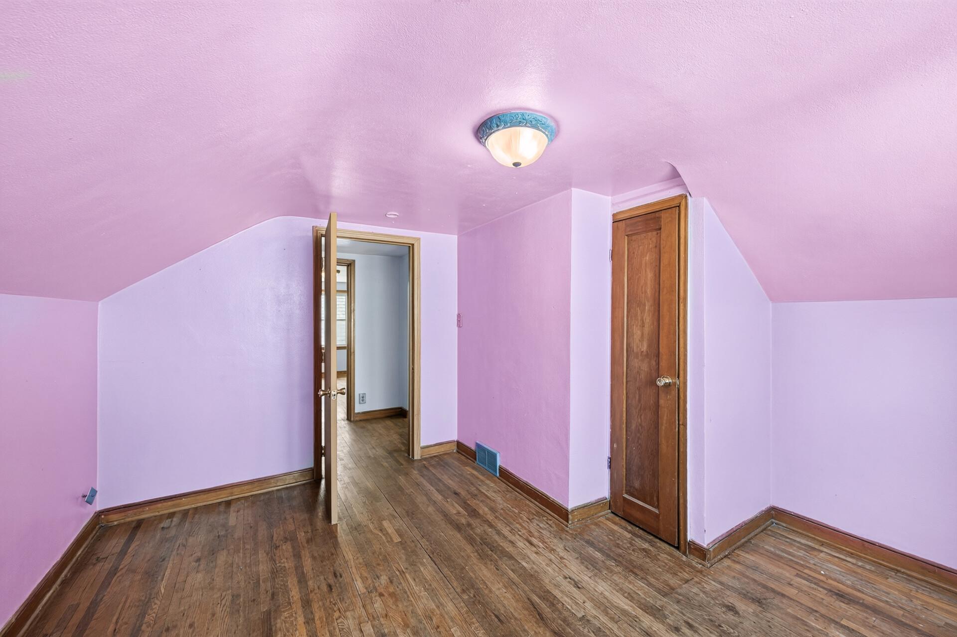 32 Maryland Avenue E Property Photo 26