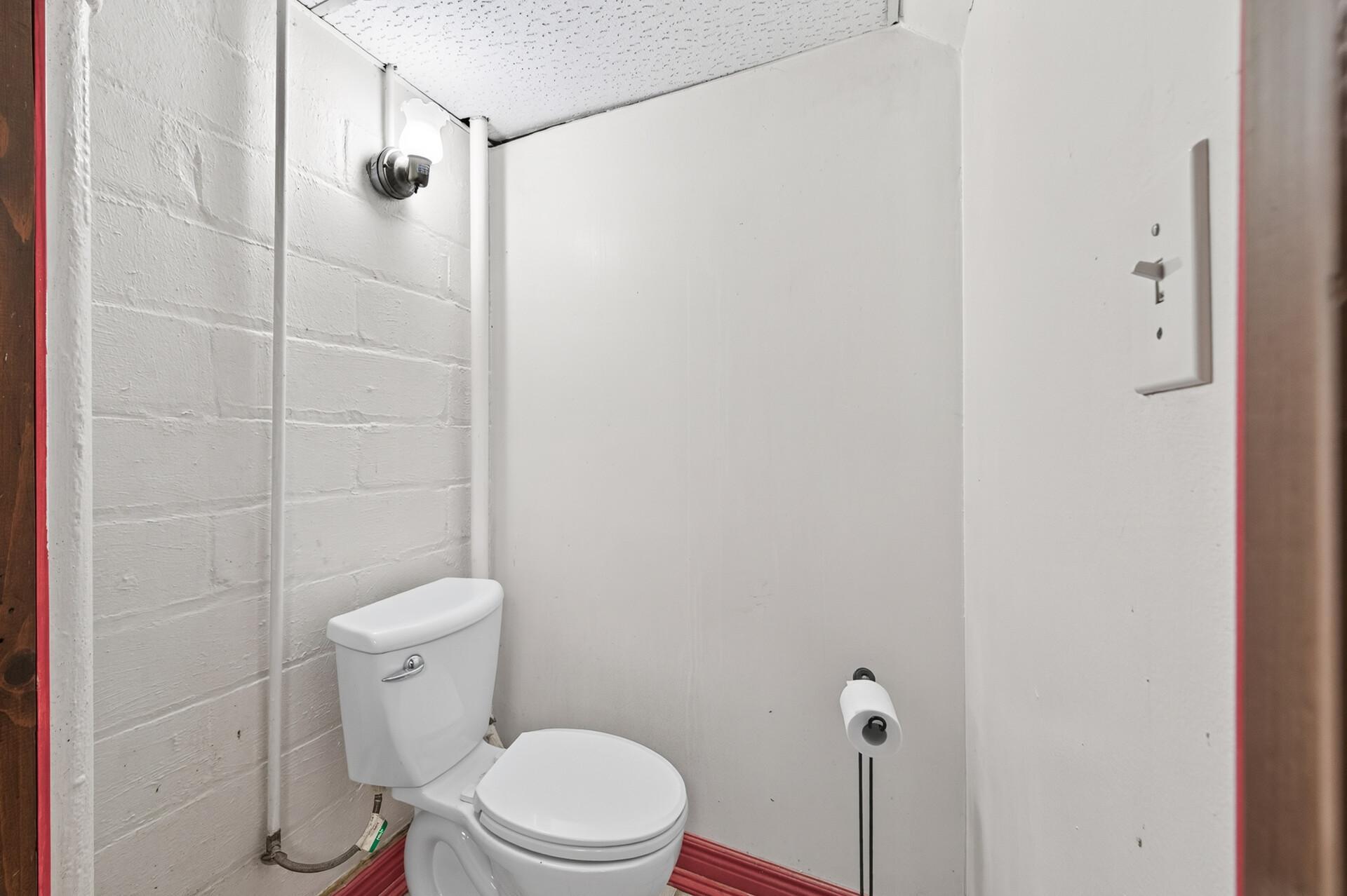 32 Maryland Avenue E Property Photo 31