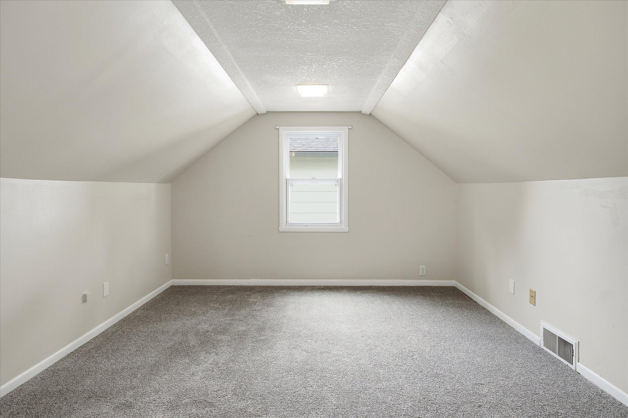 5609 27th Avenue S Property Photo 23