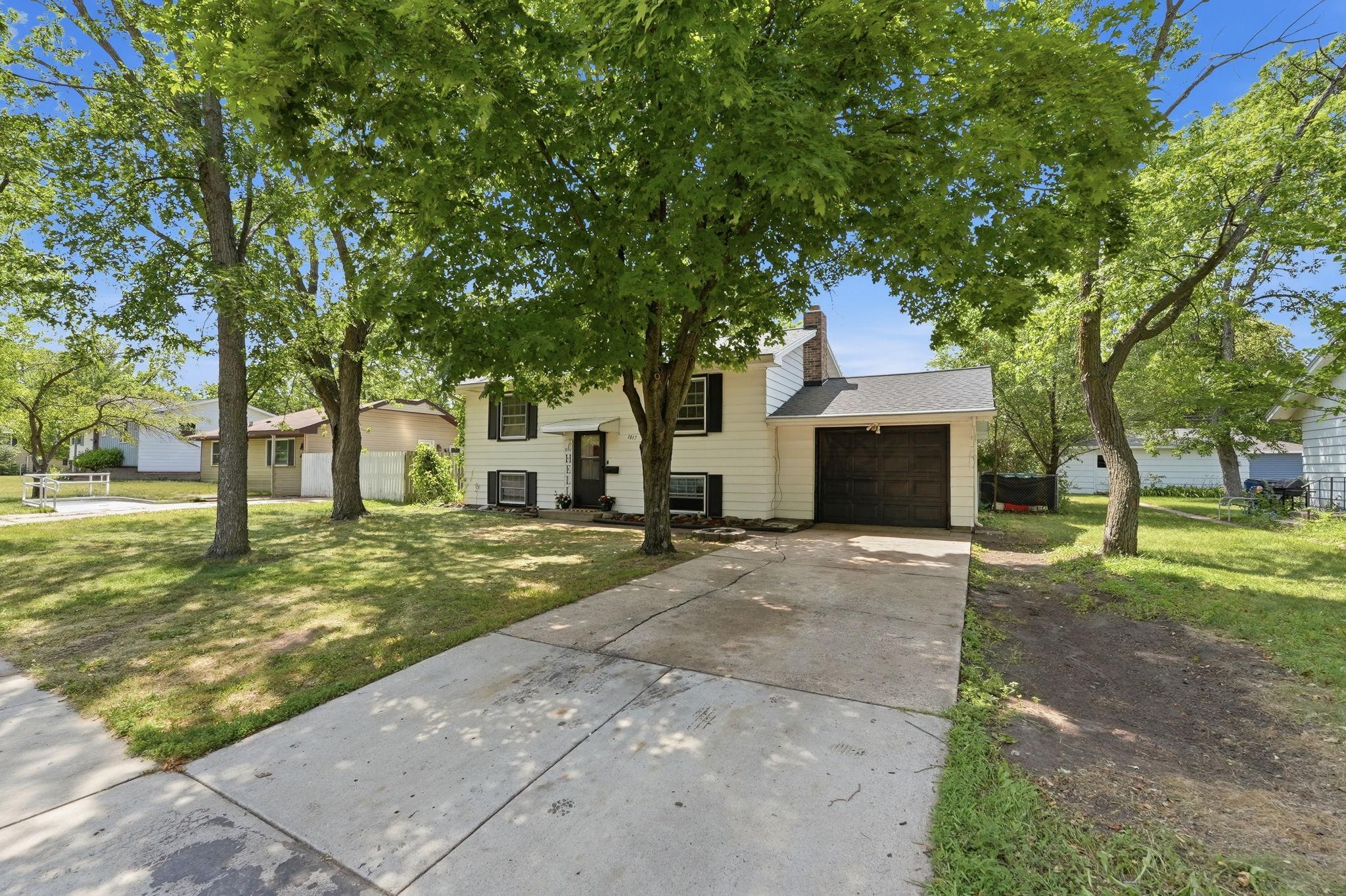 1017 25th Avenue N Property Photo 1
