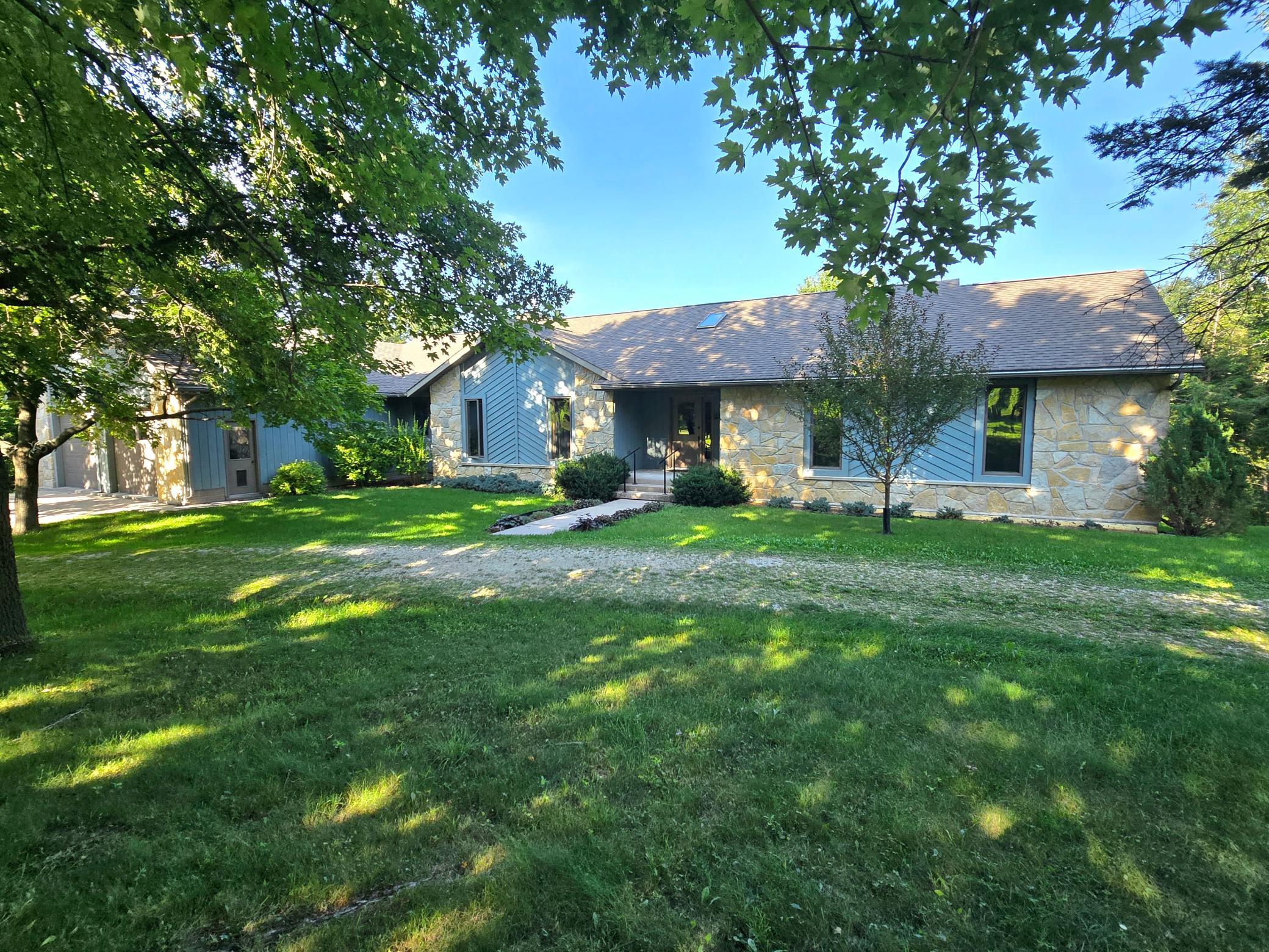 18123 Deer Road Property Photo 3