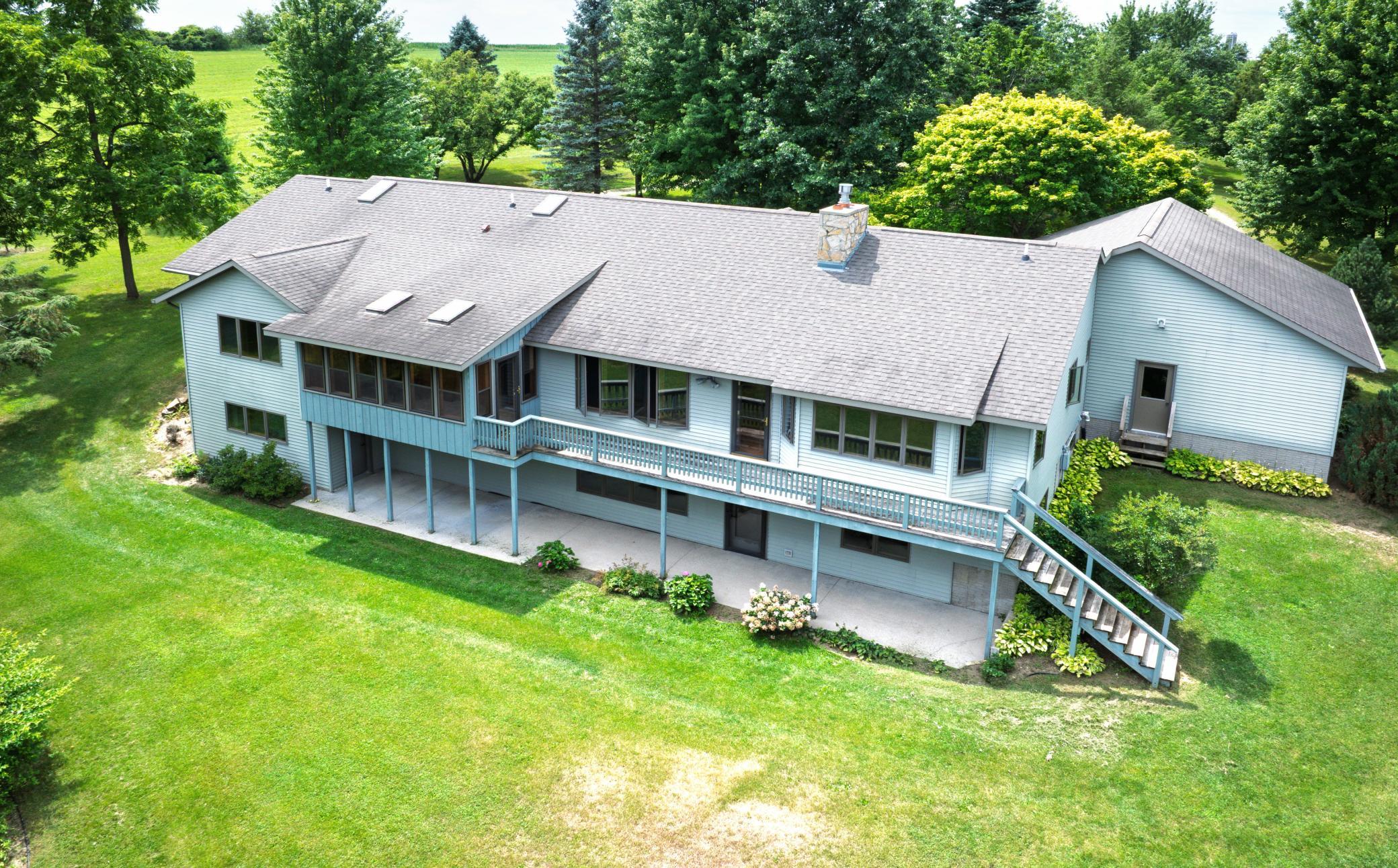 18123 Deer Road Property Photo 5