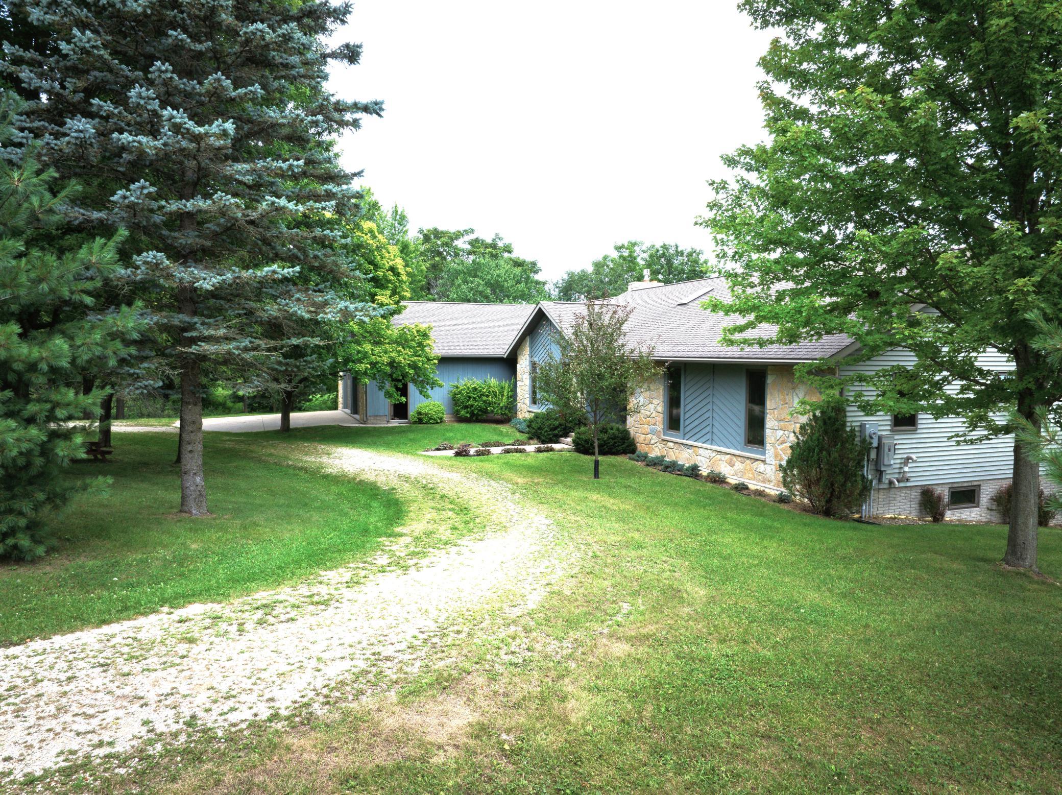 18123 Deer Road Property Photo 8