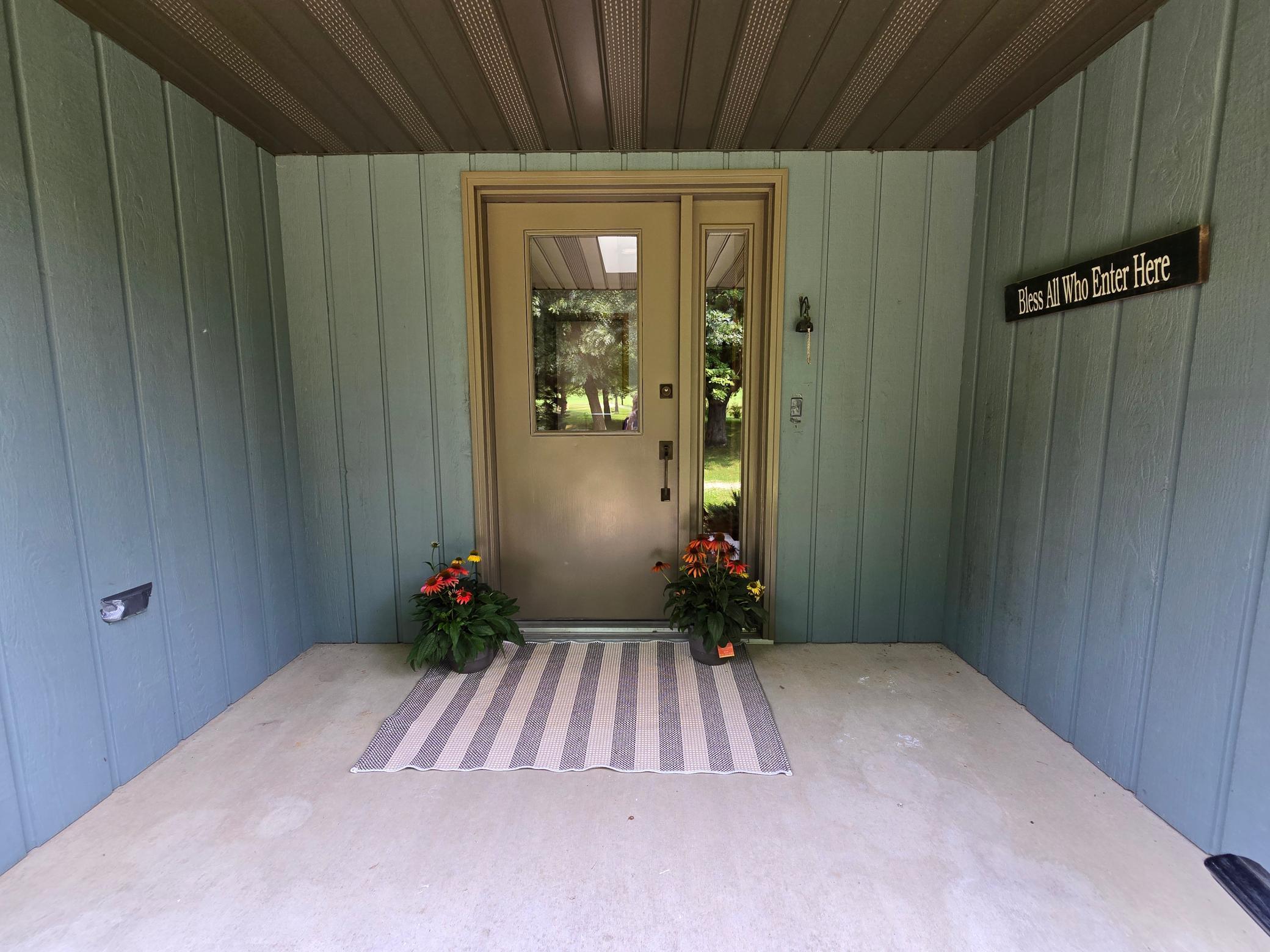 18123 Deer Road Property Photo 9