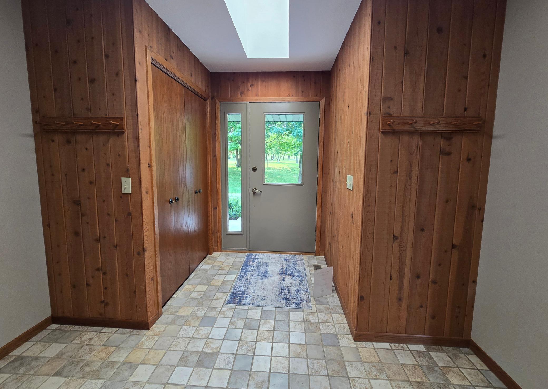 18123 Deer Road Property Photo 10