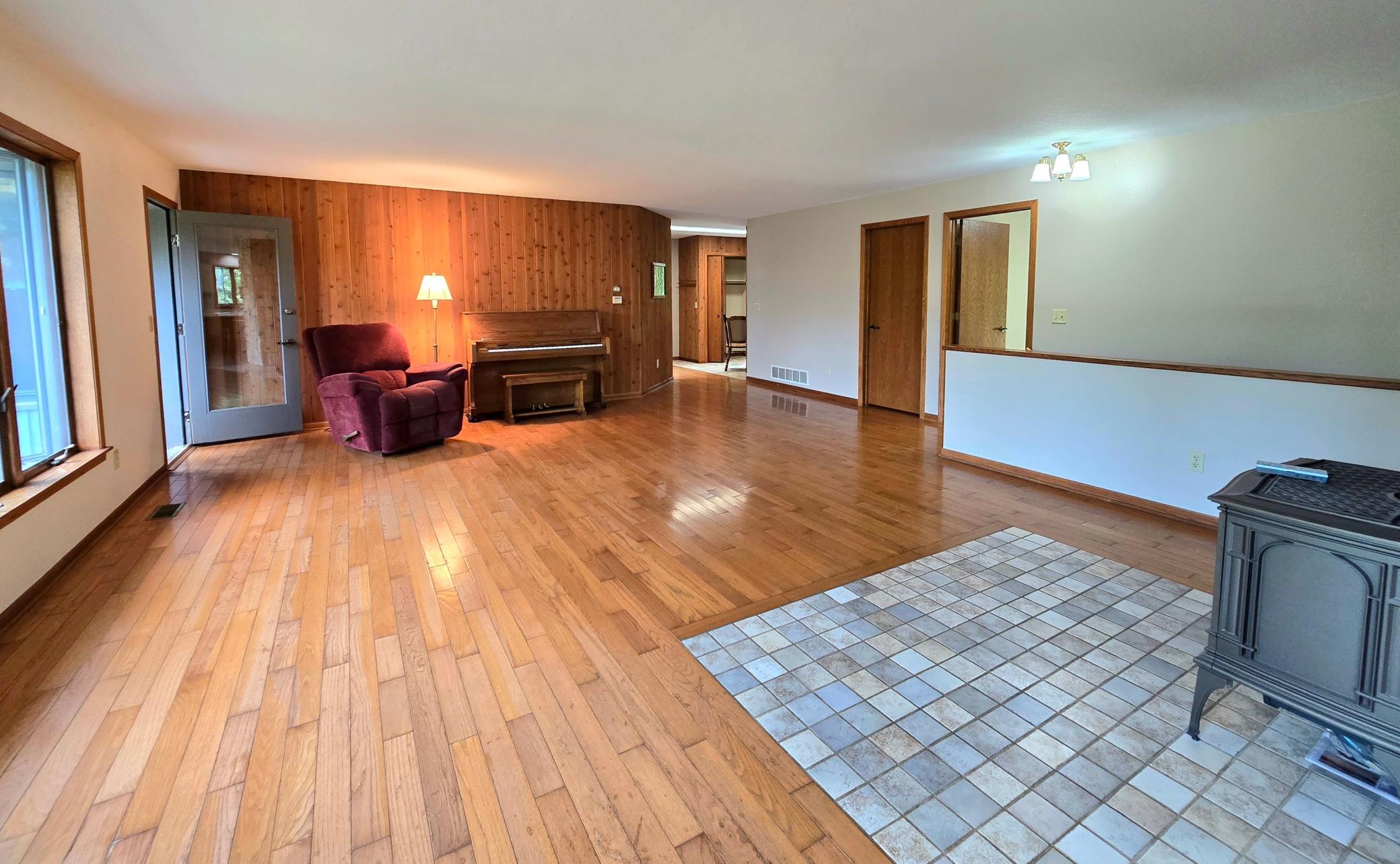 18123 Deer Road Property Photo 13