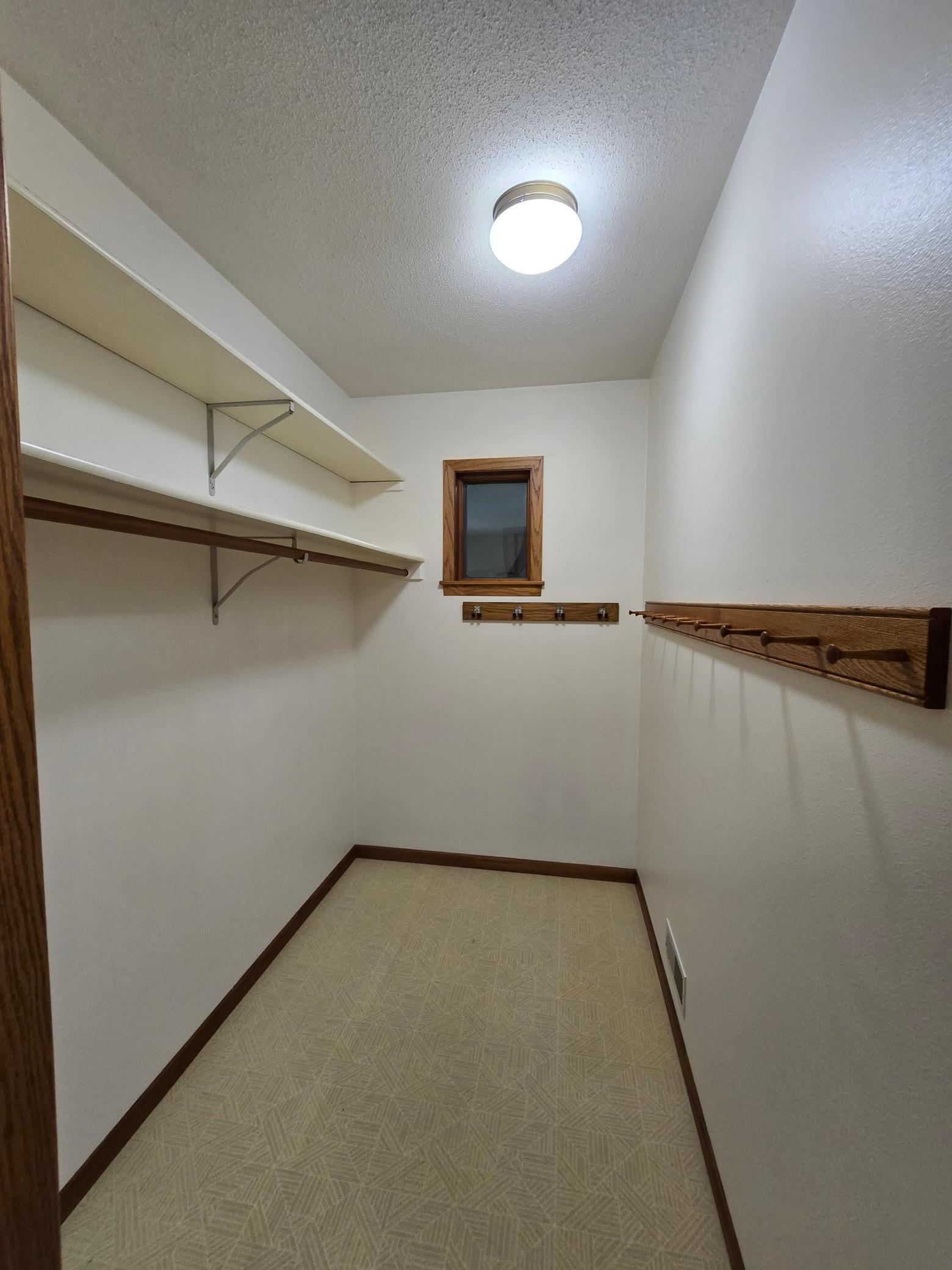 18123 Deer Road Property Photo 20
