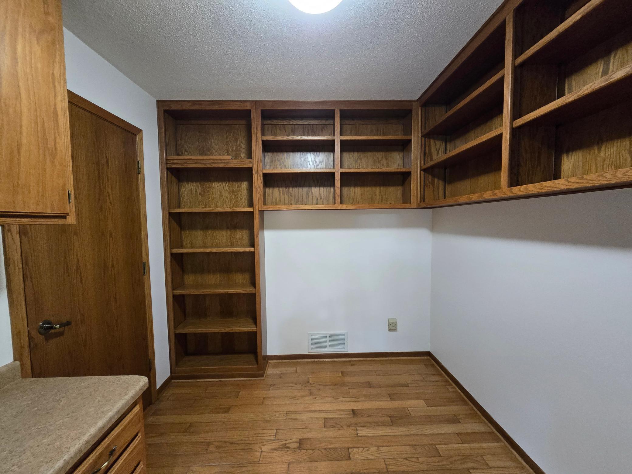 18123 Deer Road Property Photo 23
