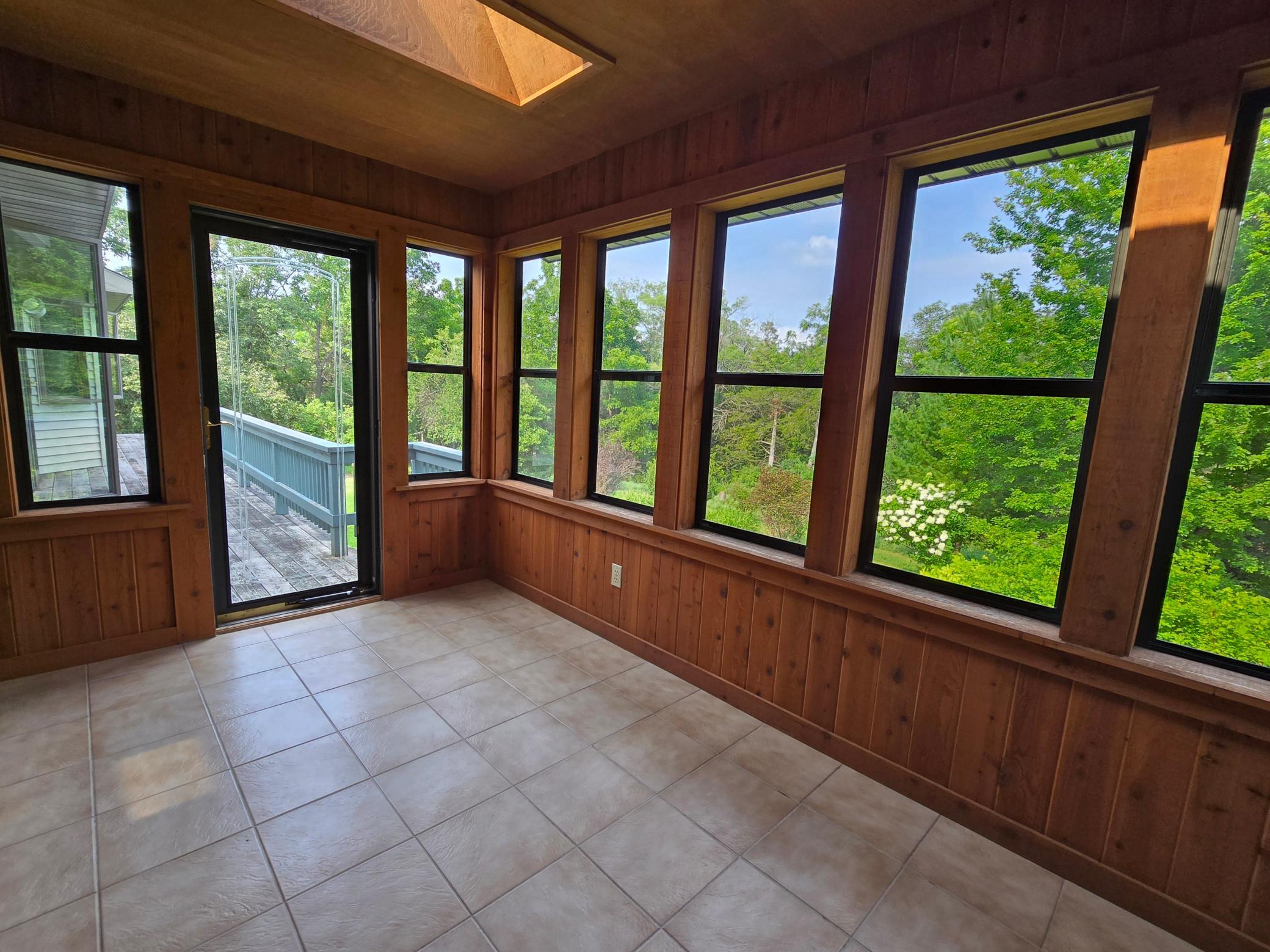 18123 Deer Road Property Photo 26