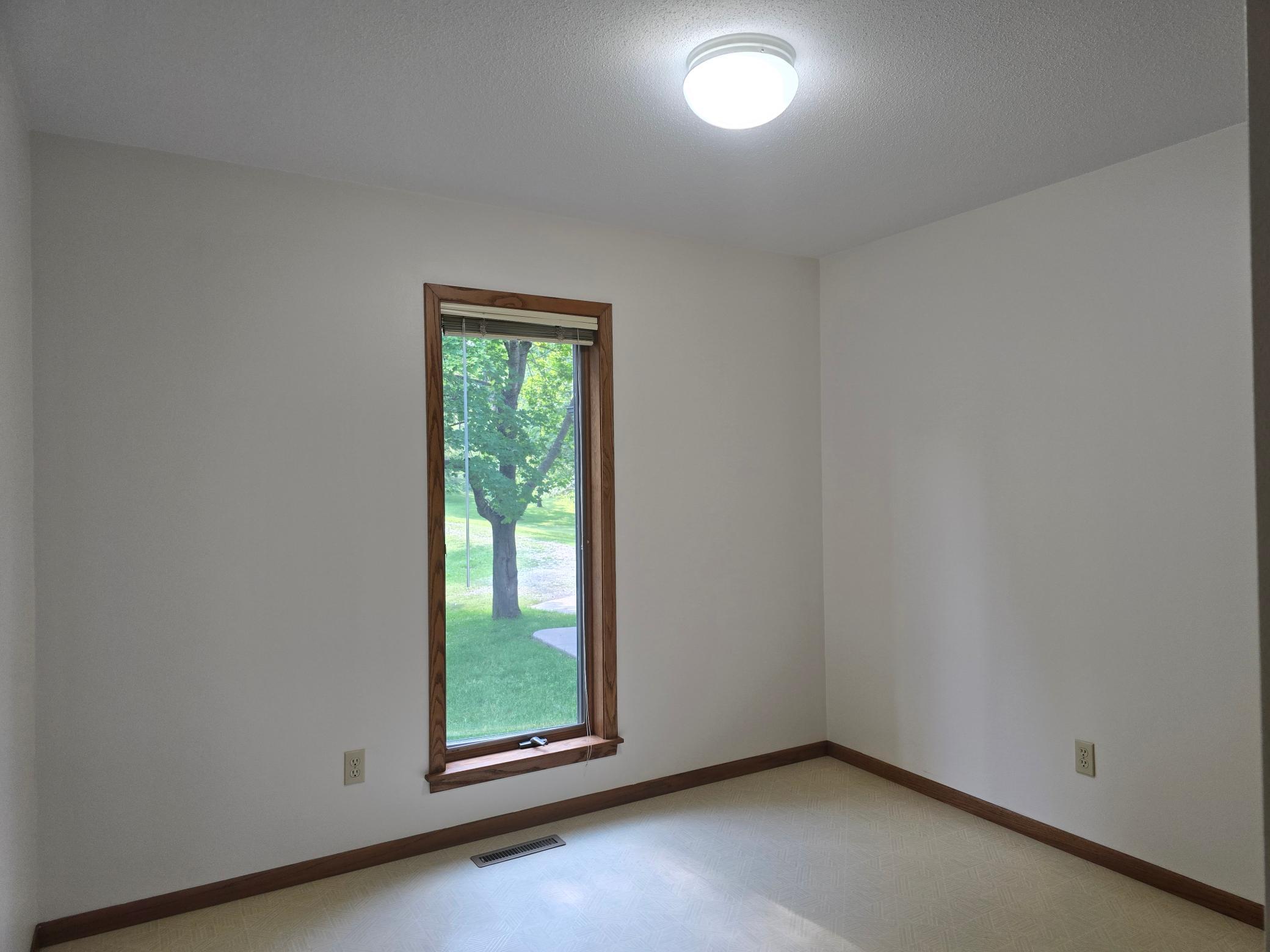 18123 Deer Road Property Photo 31