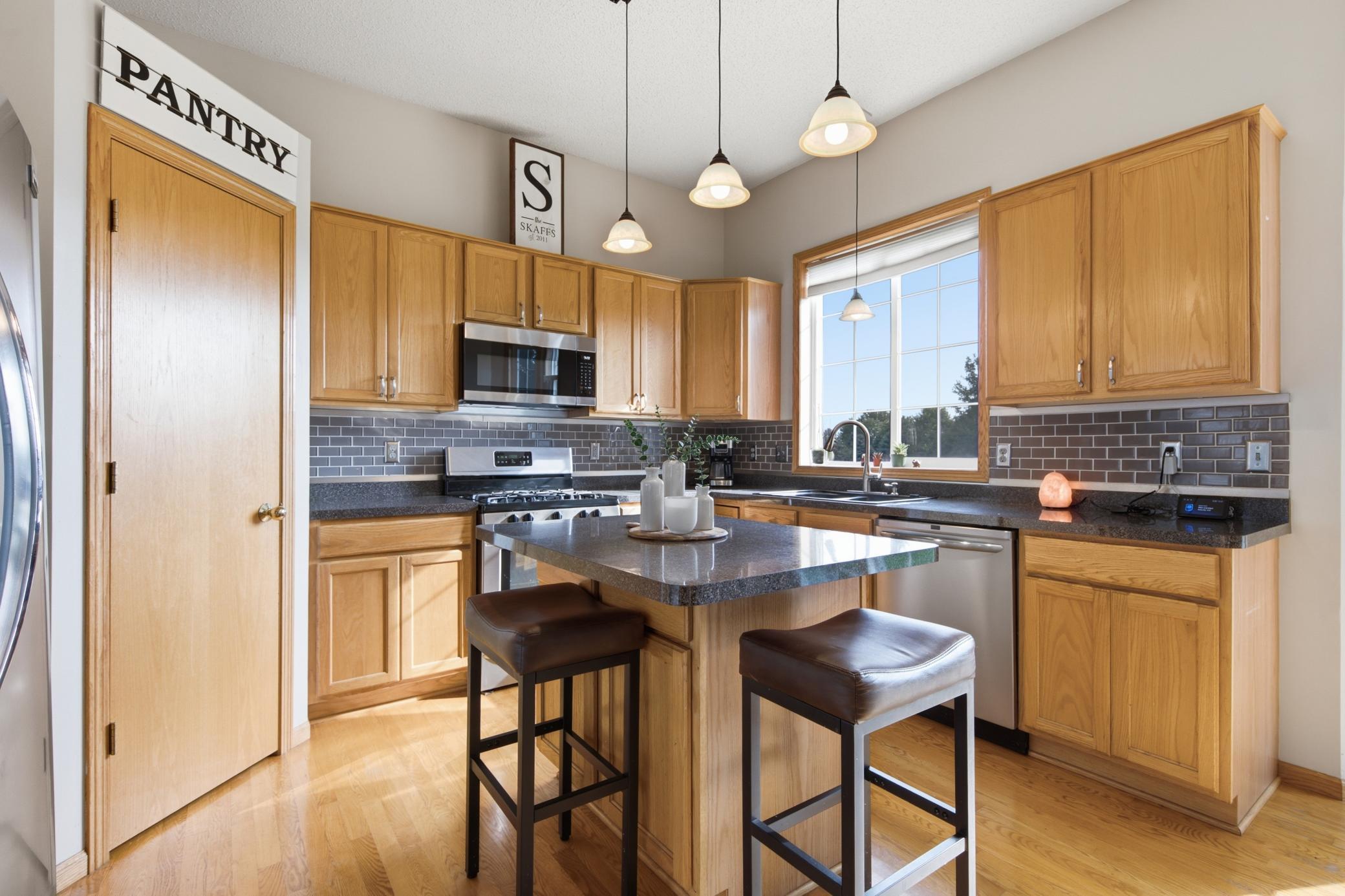 809 Morningside Place Property Photo 3
