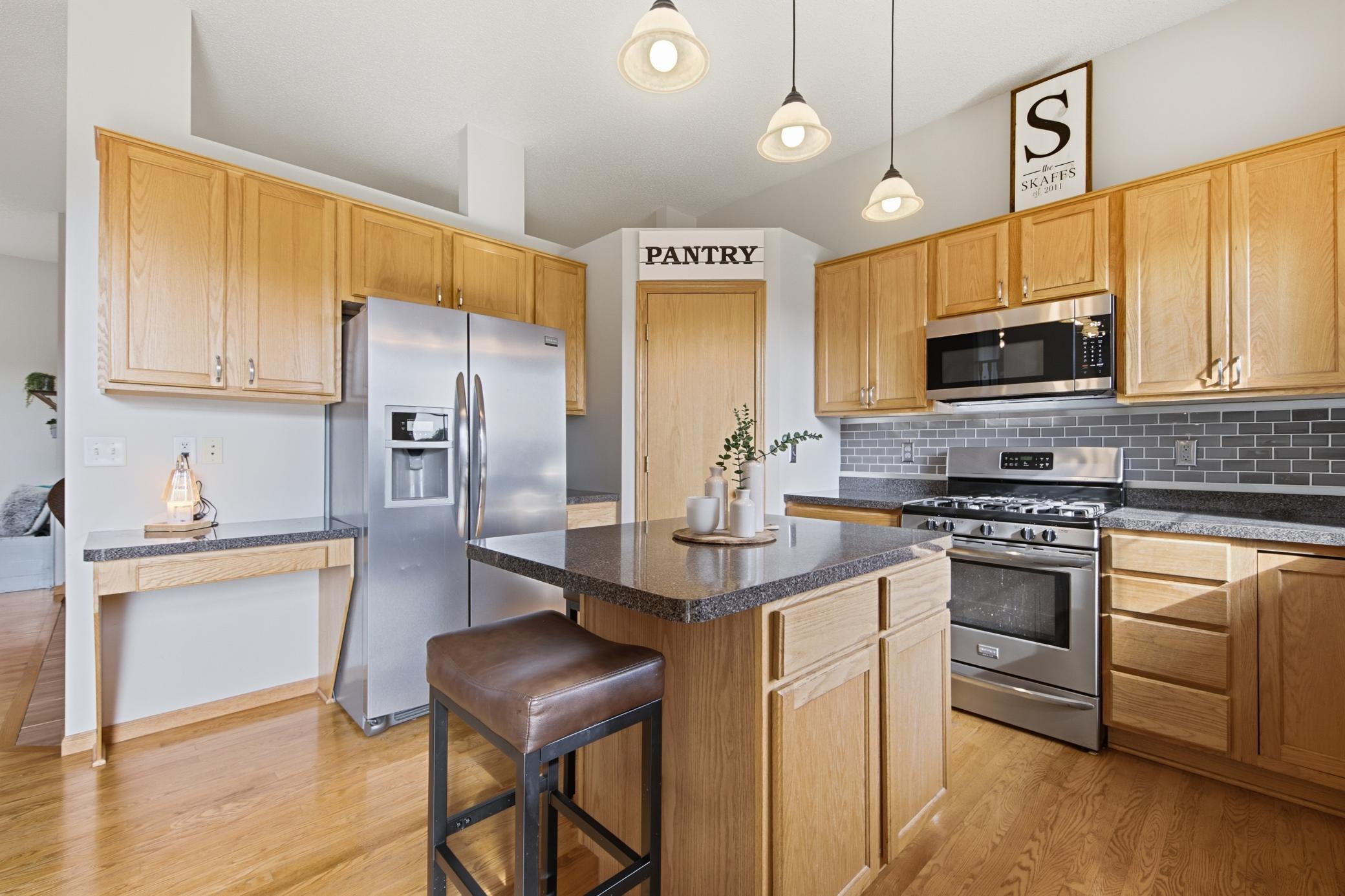 809 Morningside Place Property Photo 10