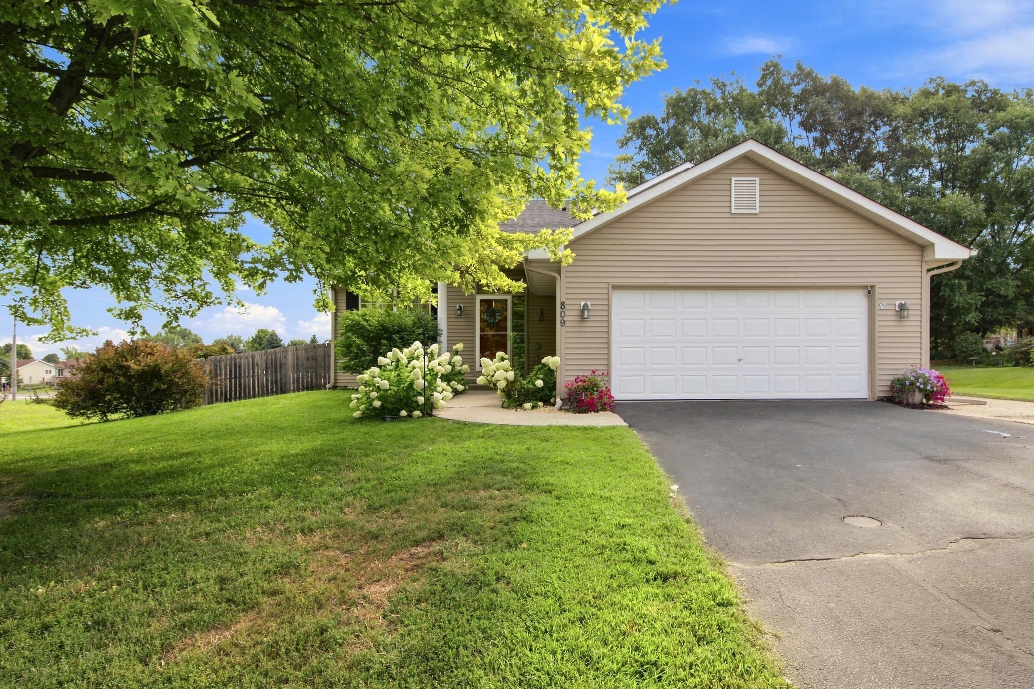 809 Morningside Place Property Photo 34