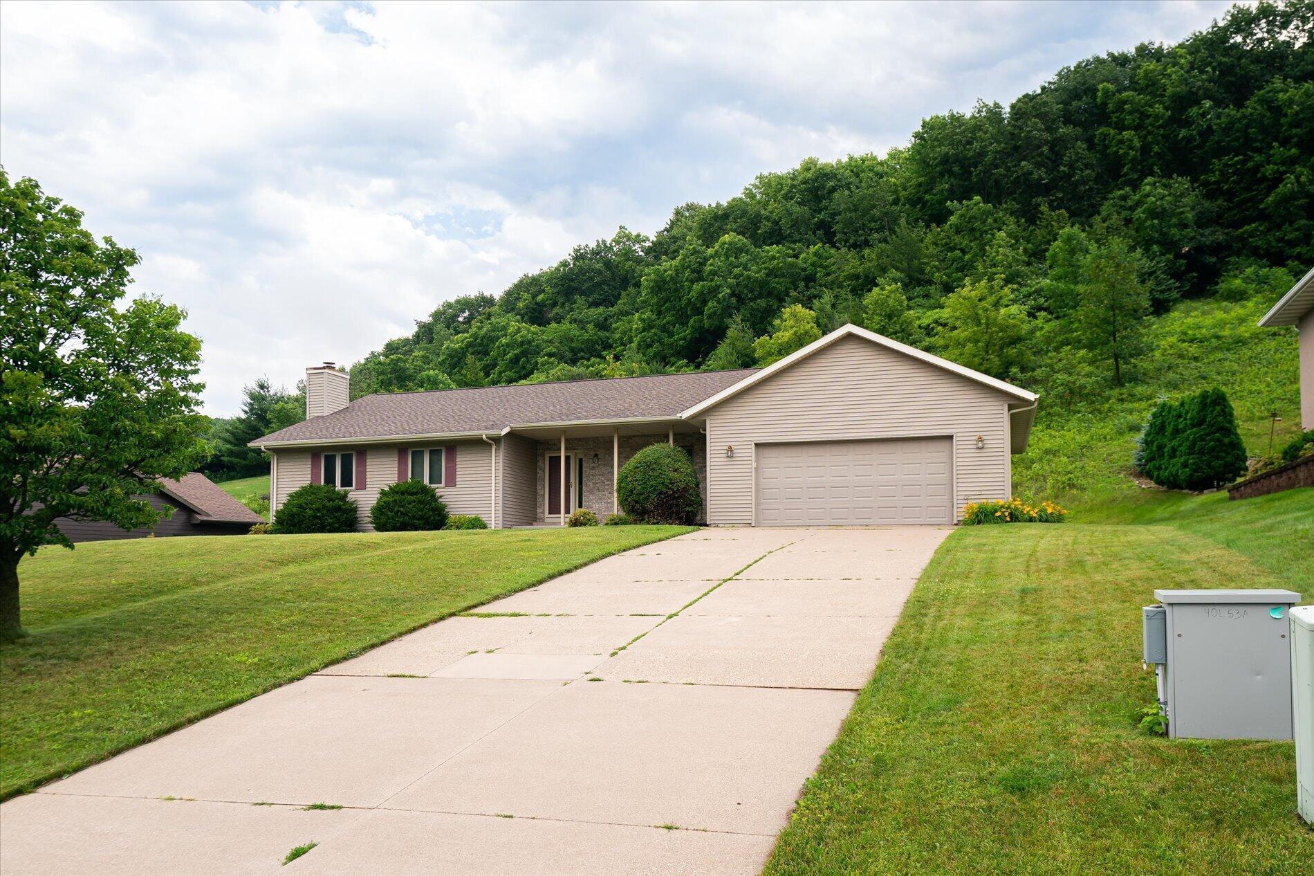 240 Red Apple Drive Property Photo 1