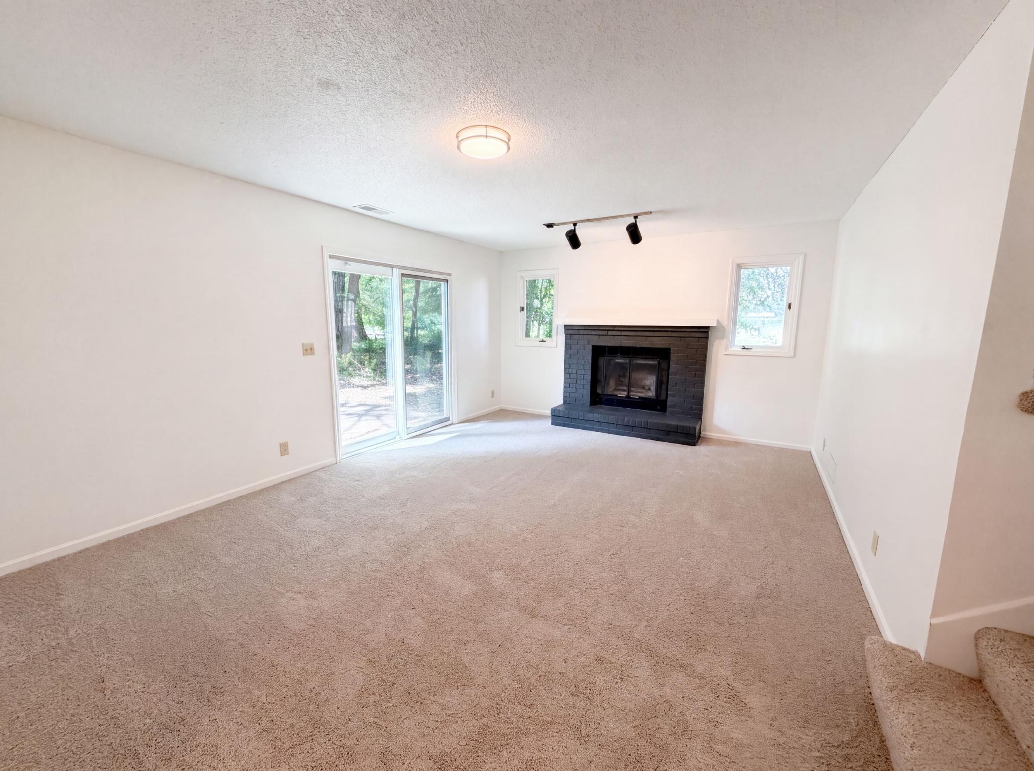 2601 Setter Circle Property Photo 3