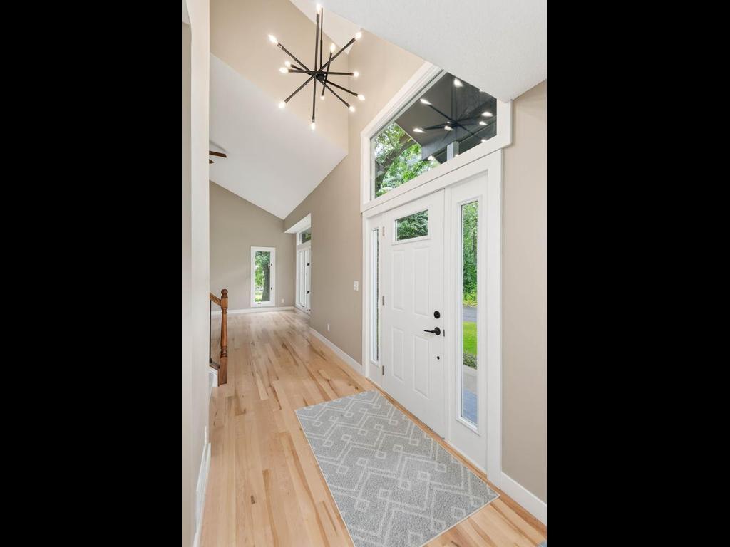 4816 Kingsdale Drive Property Photo 3