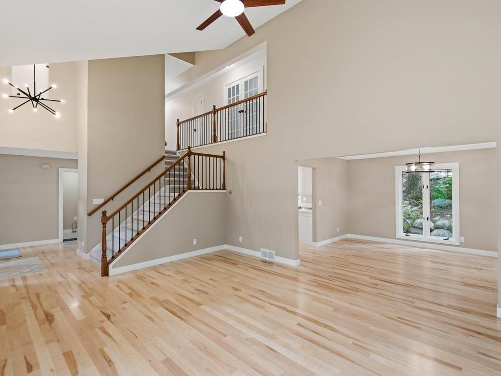 4816 Kingsdale Drive Property Photo 4