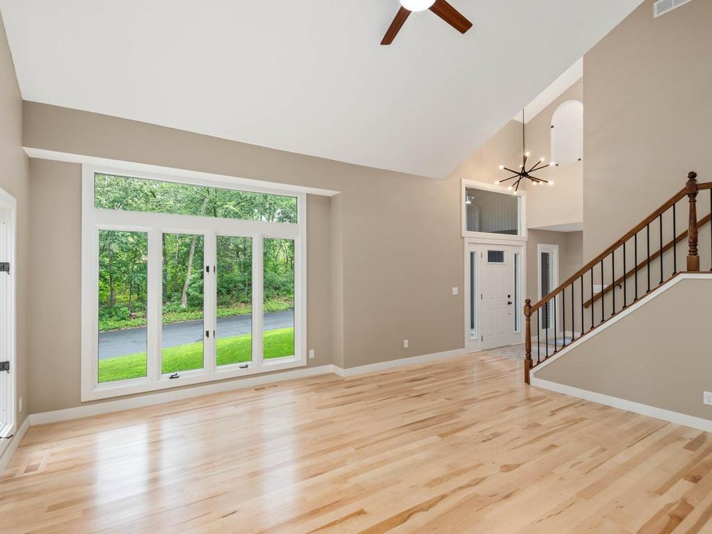 4816 Kingsdale Drive Property Photo 6