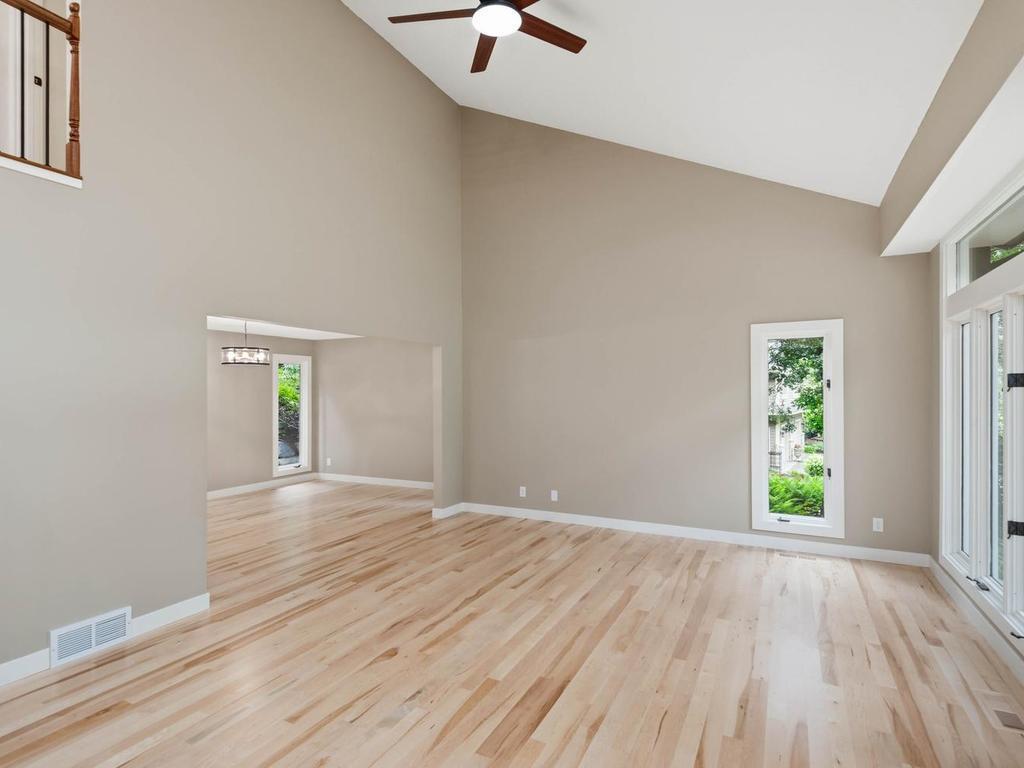 4816 Kingsdale Drive Property Photo 8