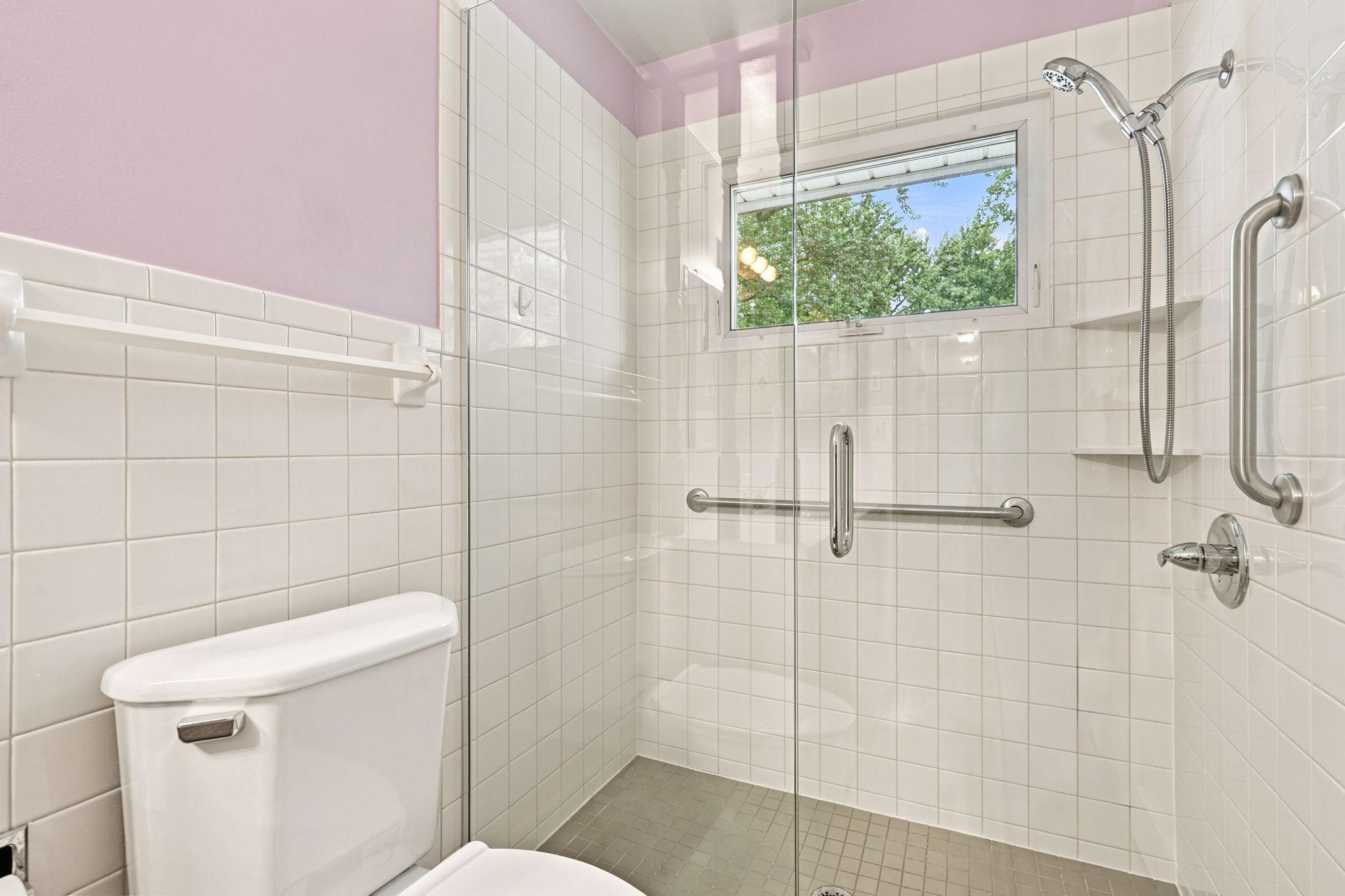 319 Maple Avenue S Property Photo 35
