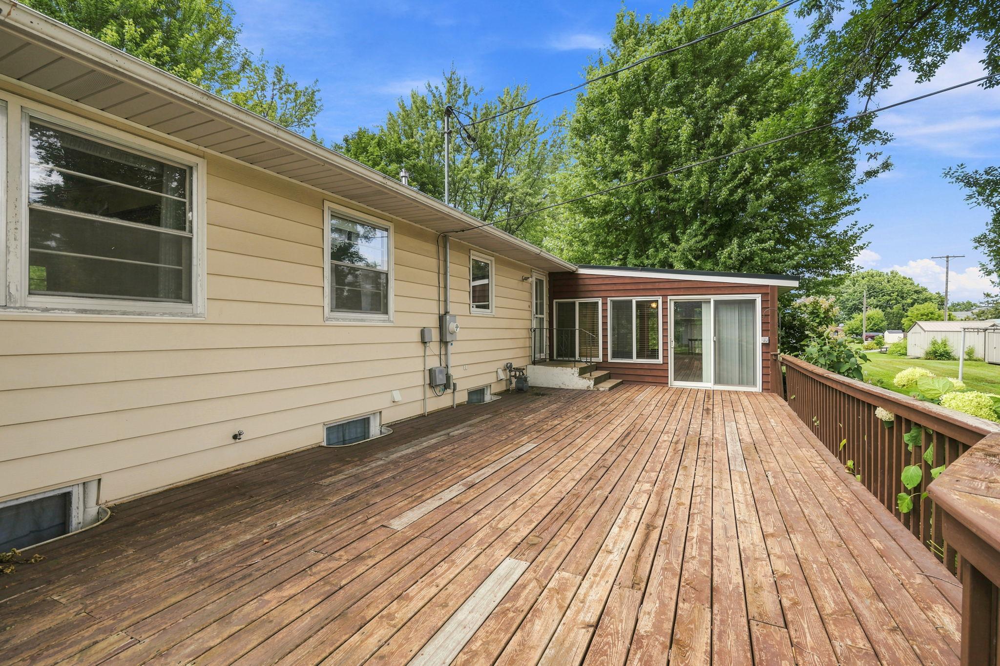 319 Maple Avenue S Property Photo 48