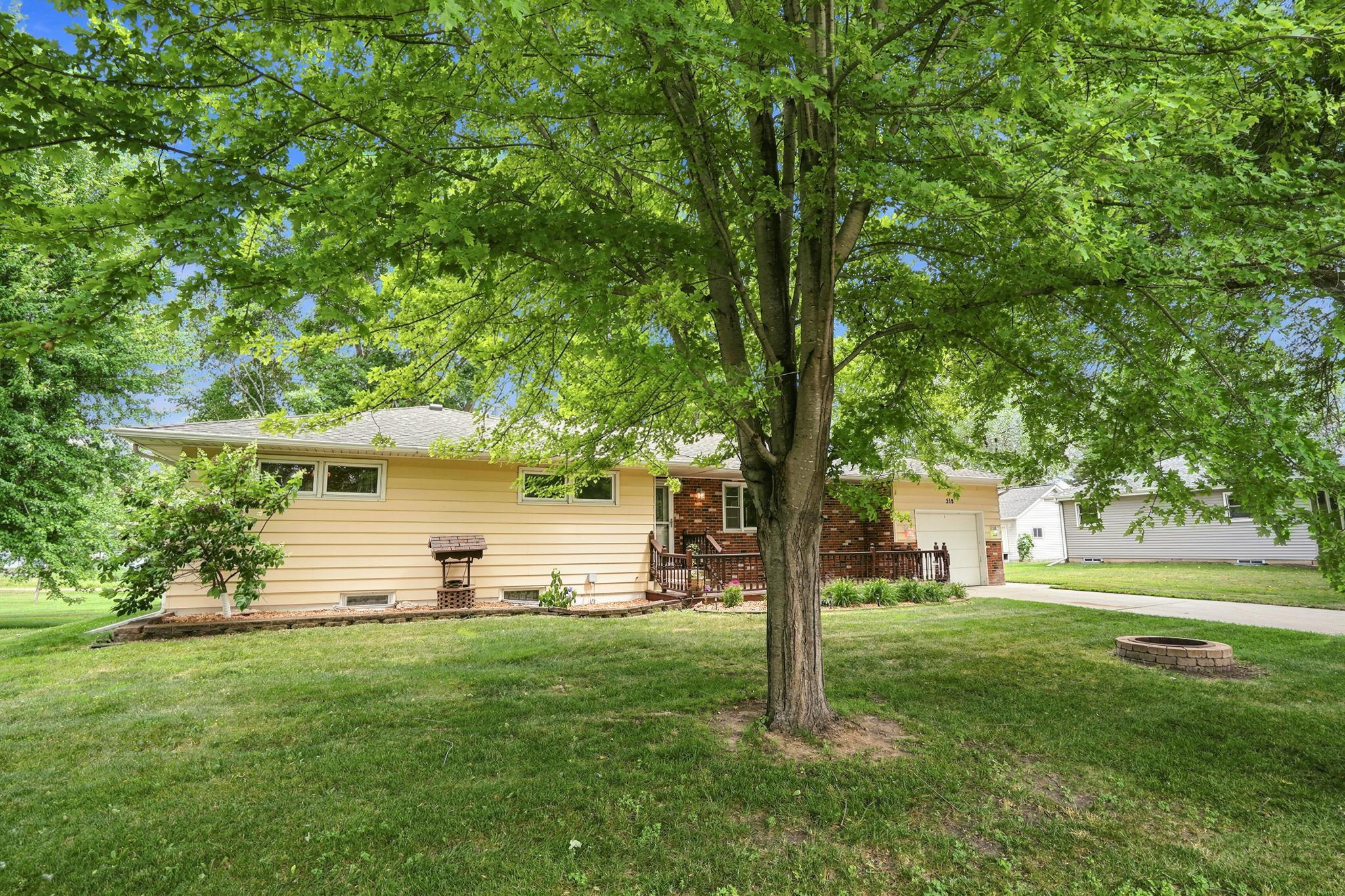 319 Maple Avenue S Property Photo 50