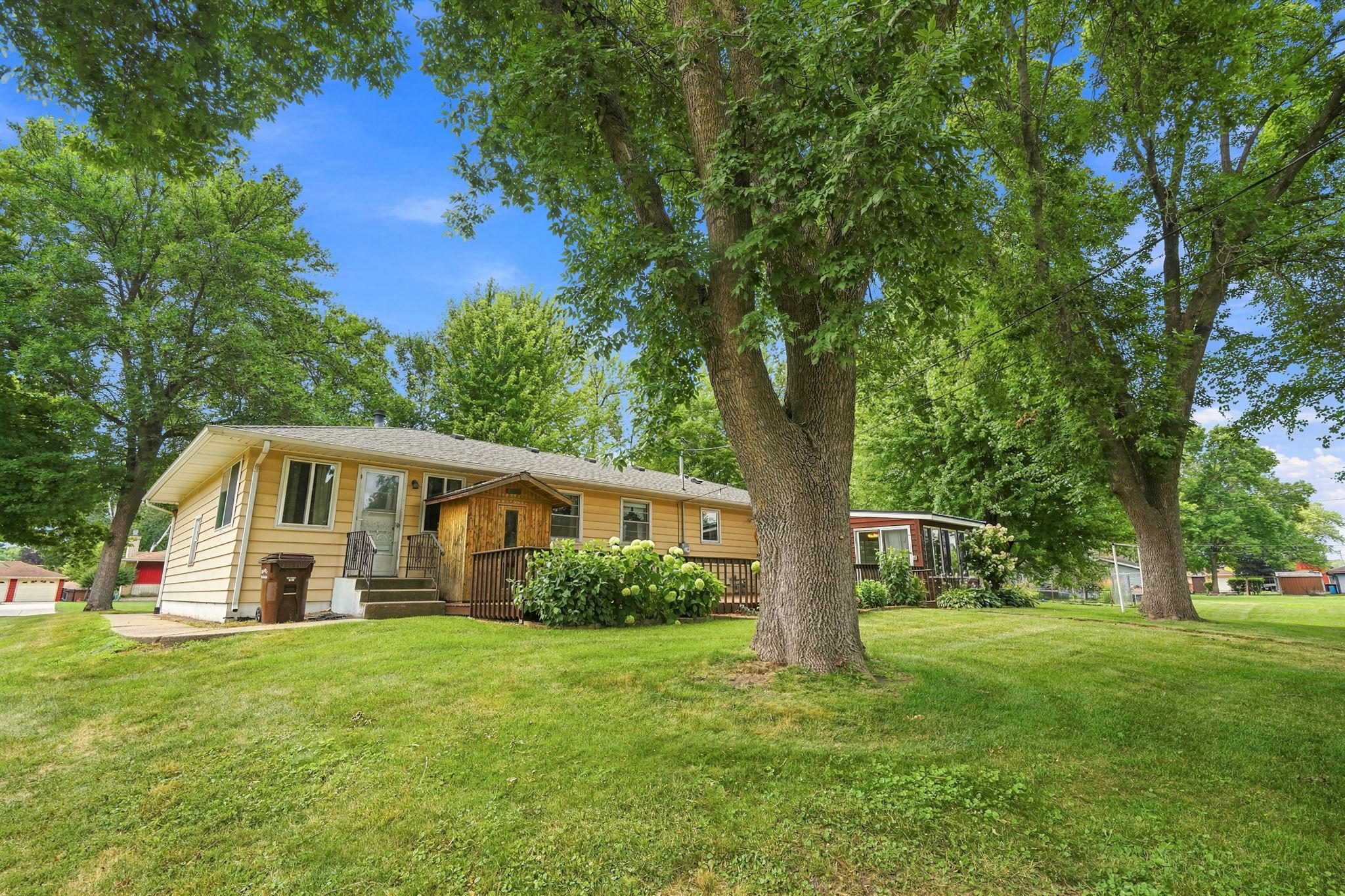319 Maple Avenue S Property Photo 52