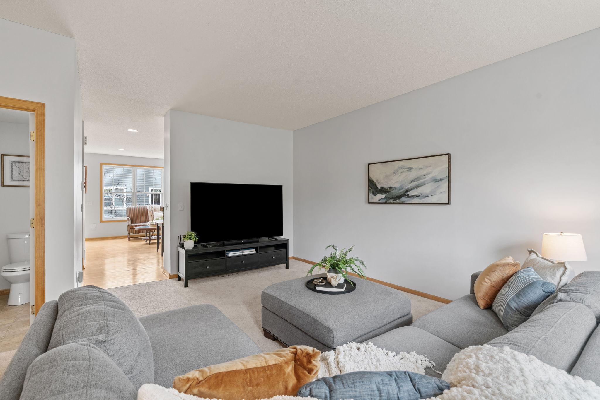 15737 Foliage Avenue Property Photo 4