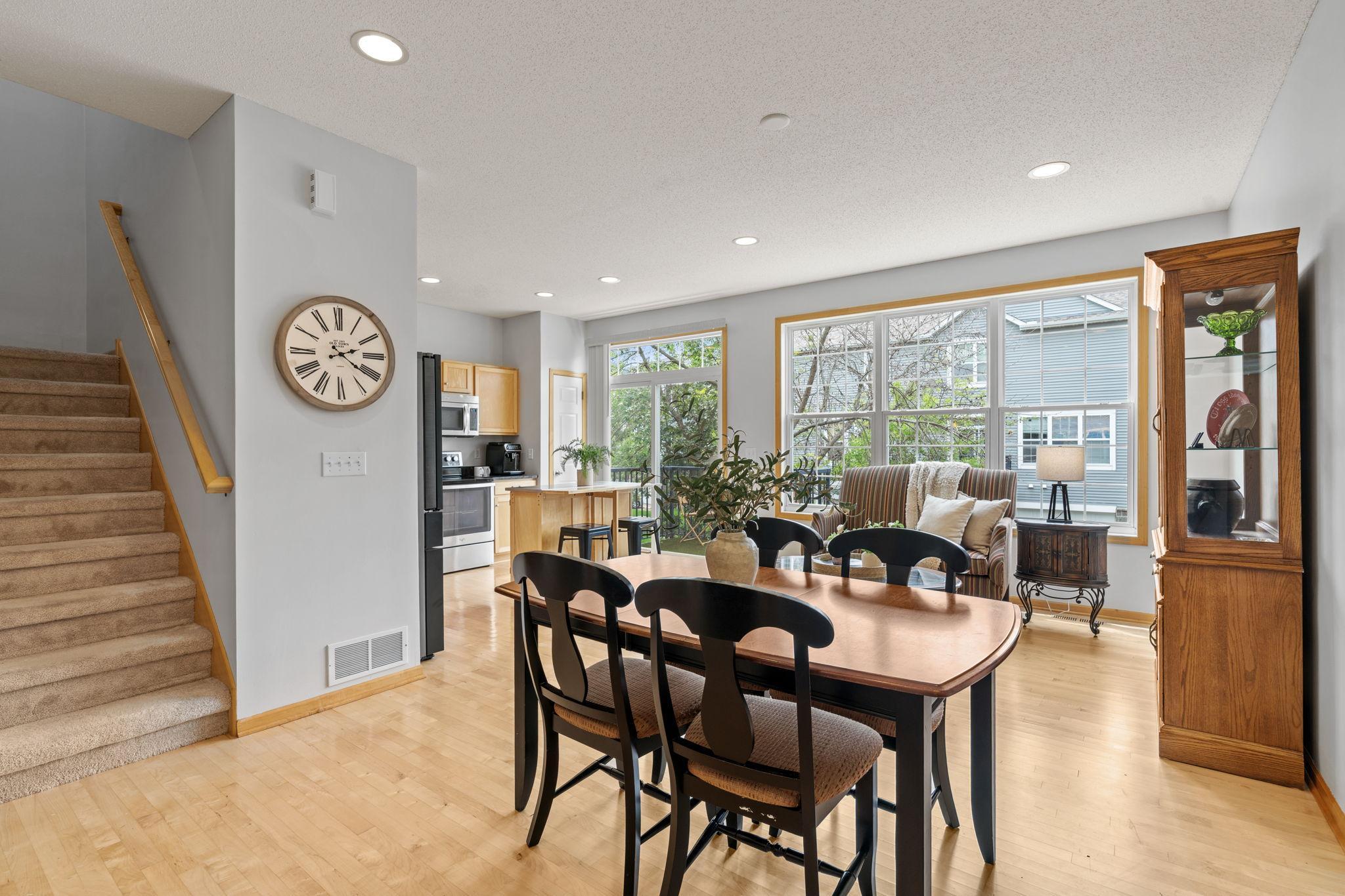 15737 Foliage Avenue Property Photo 7