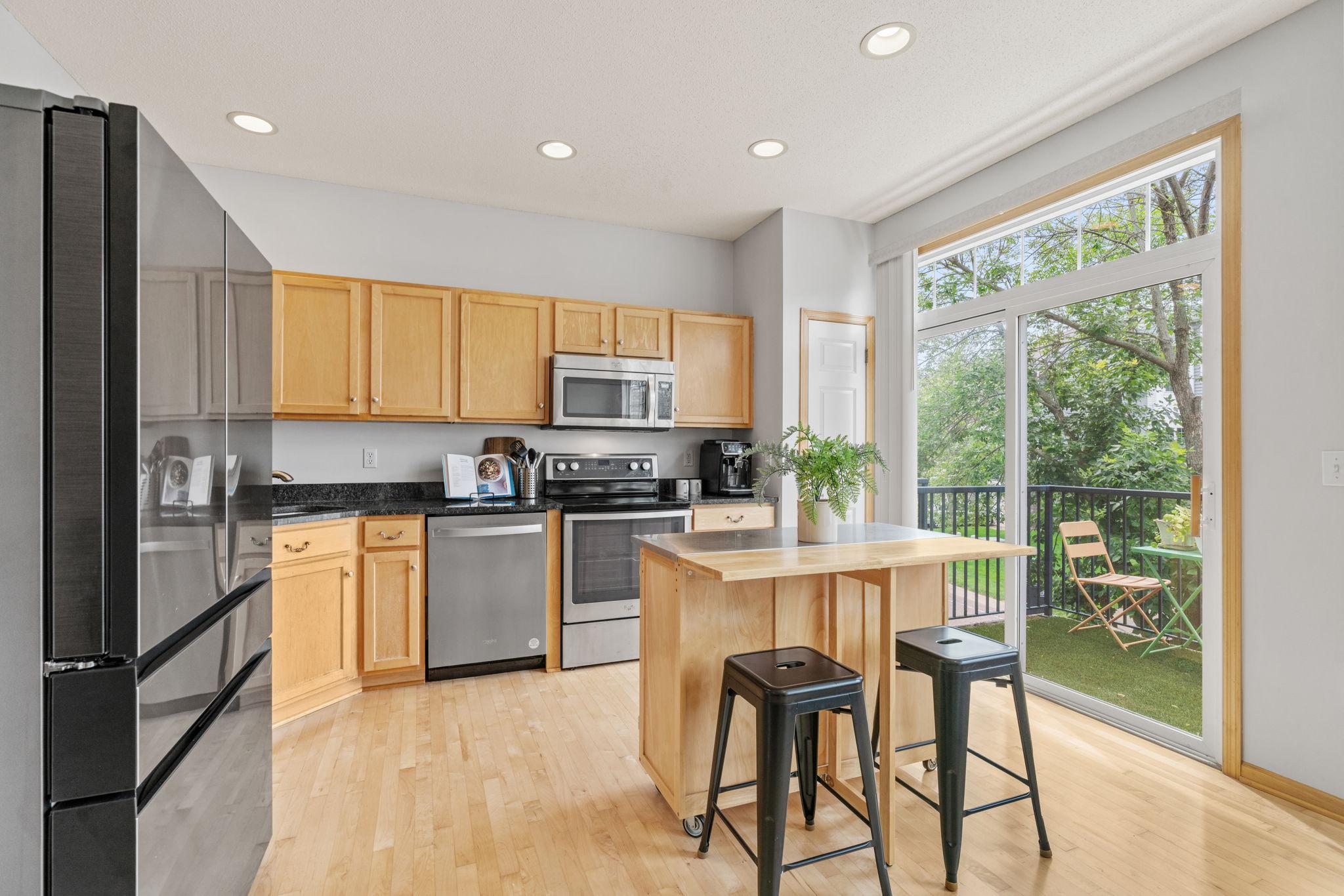 15737 Foliage Avenue Property Photo 8