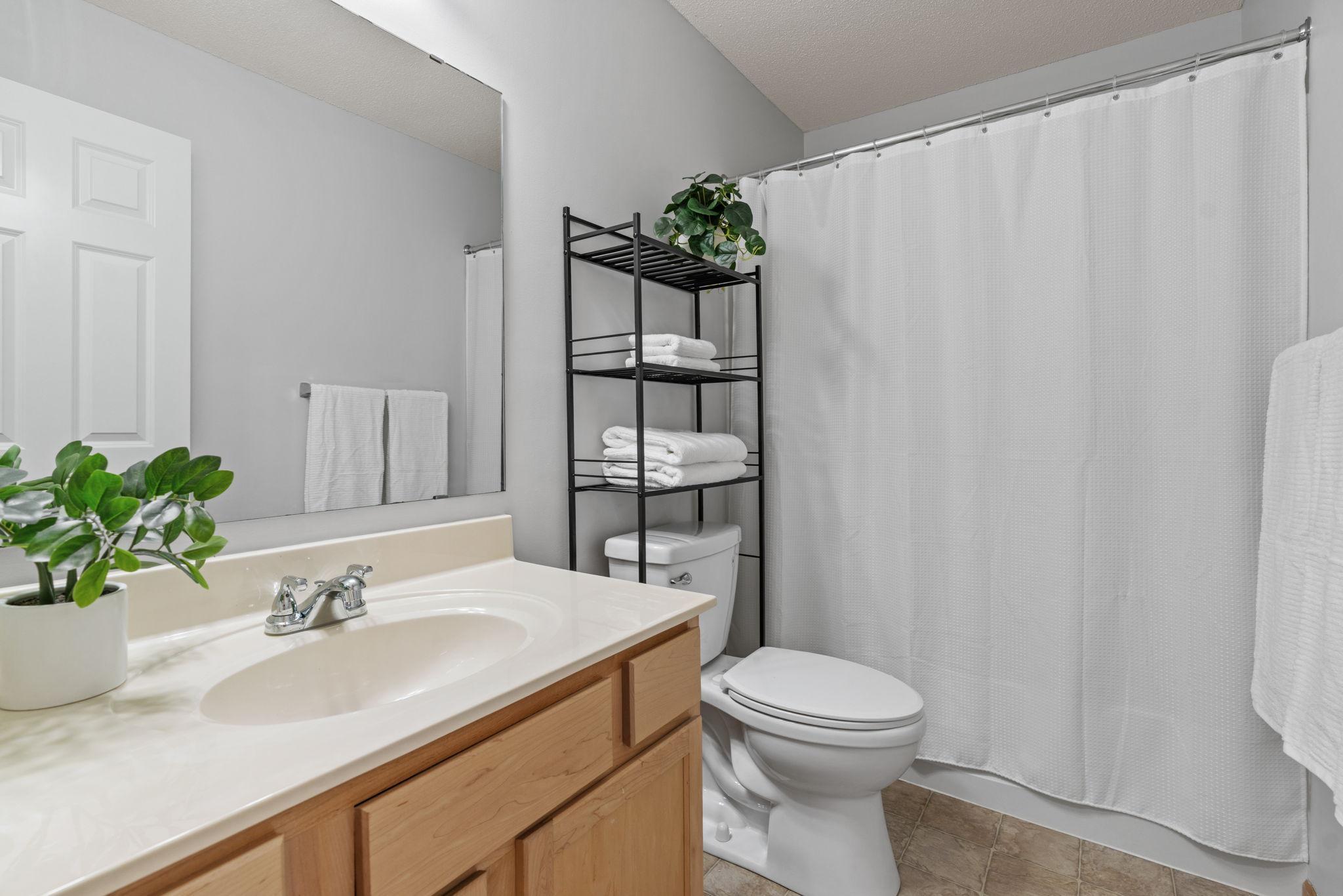 15737 Foliage Avenue Property Photo 22