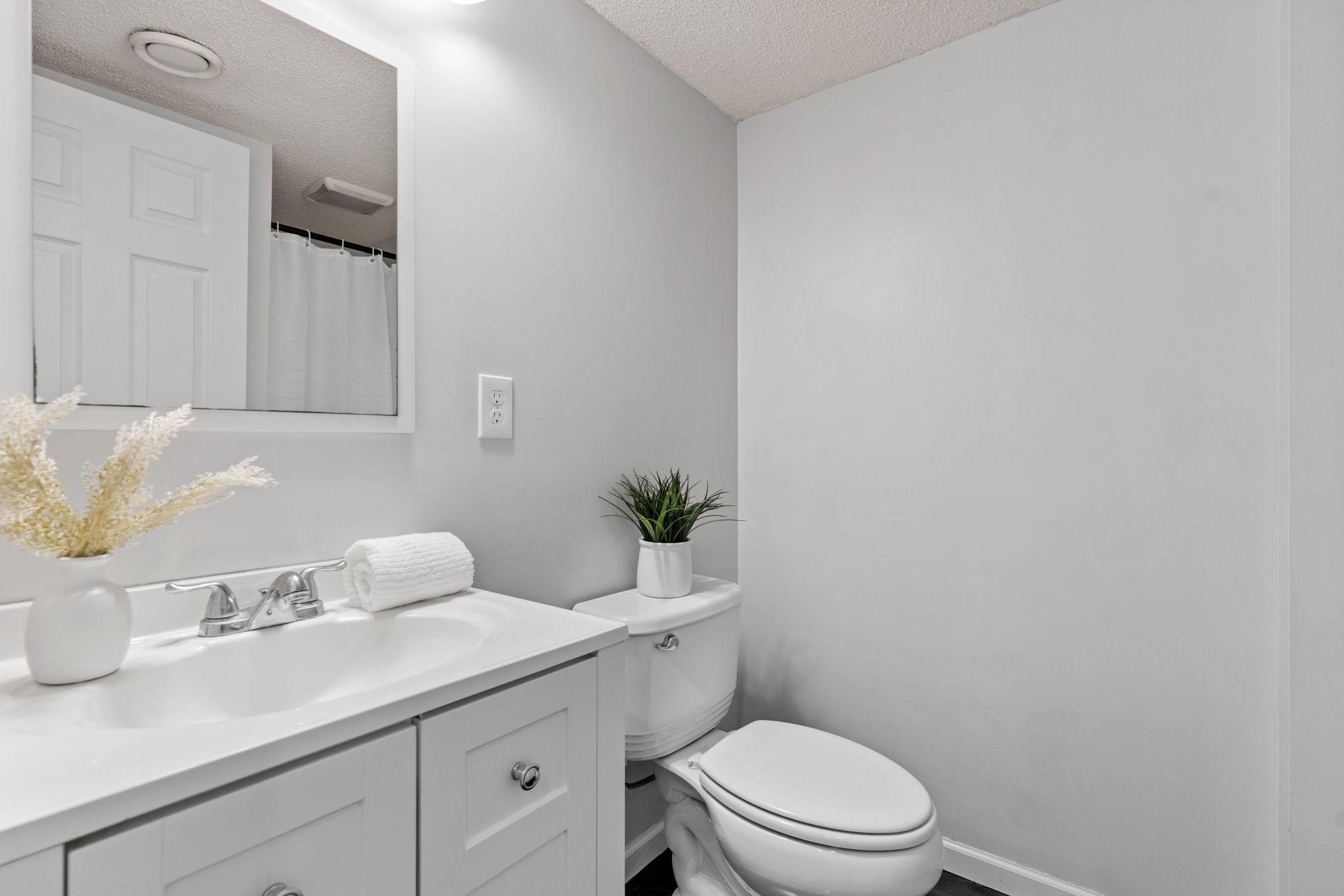 15737 Foliage Avenue Property Photo 25