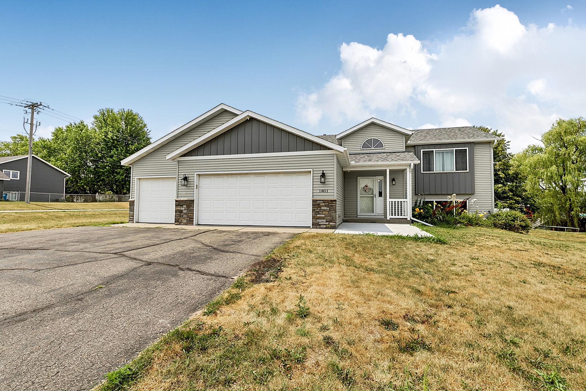 1801 Eastern Star Loop Property Photo 1