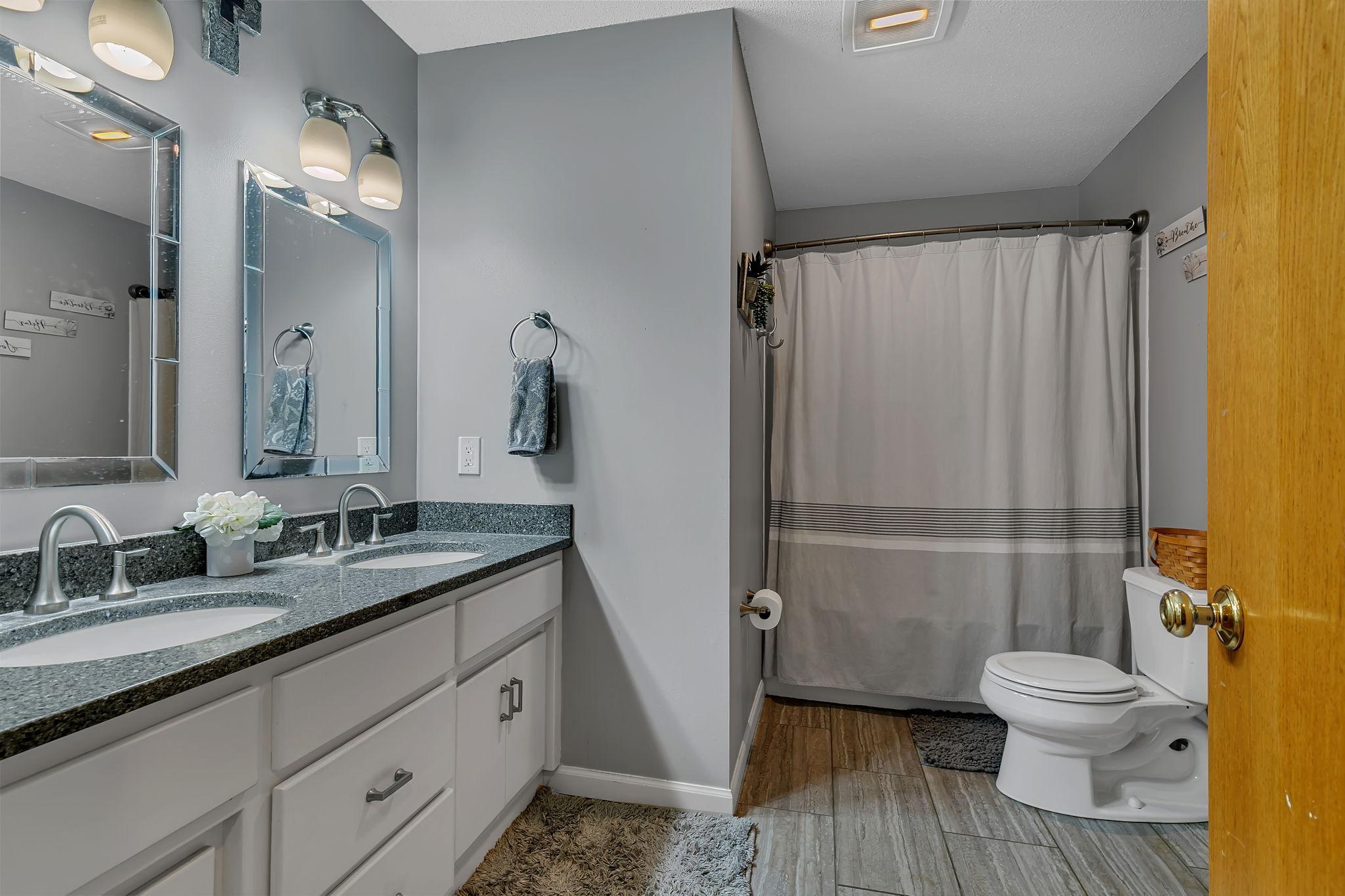1801 Eastern Star Loop Property Photo 6