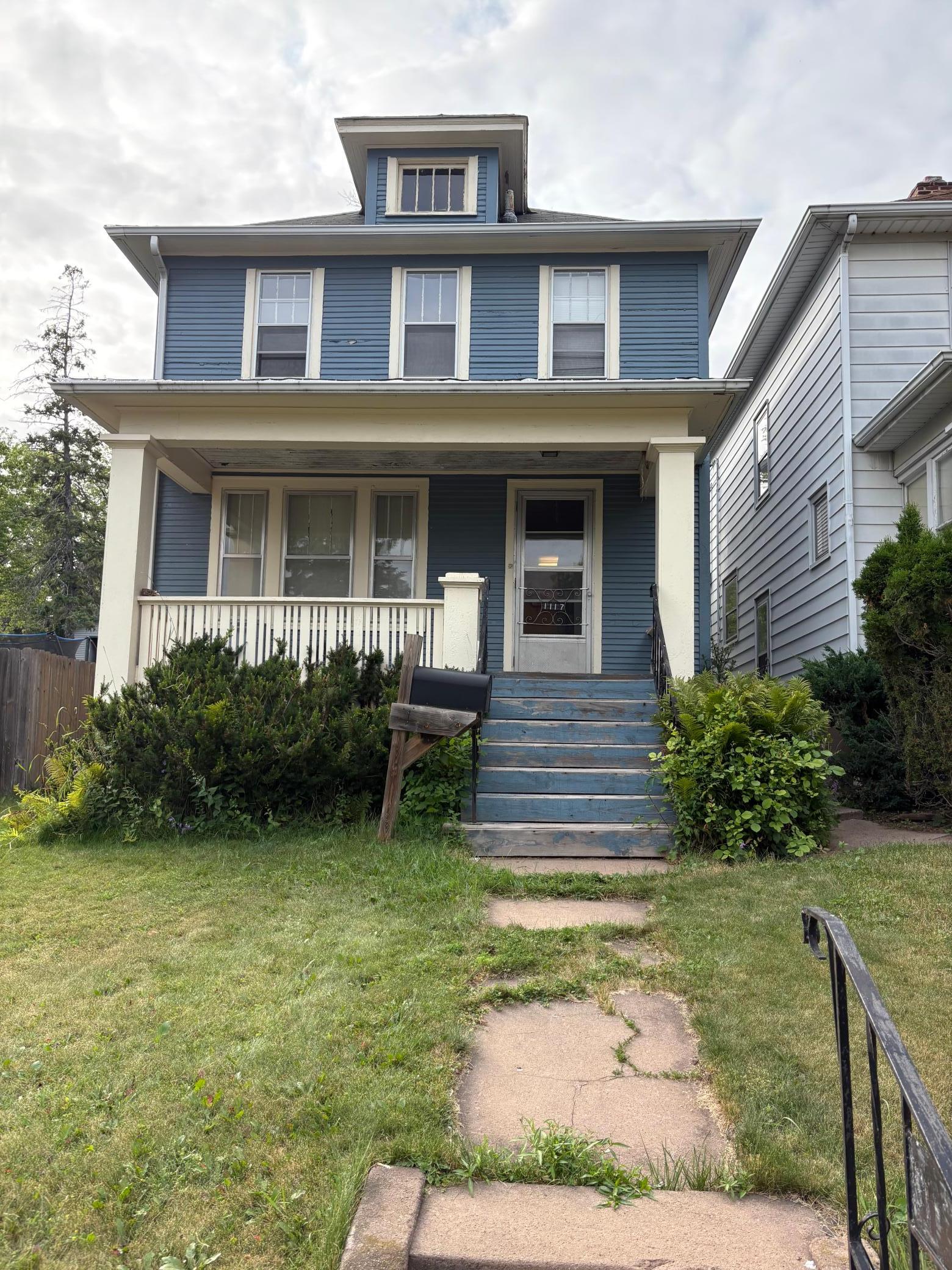 1117 E 10th Street Property Photo 32