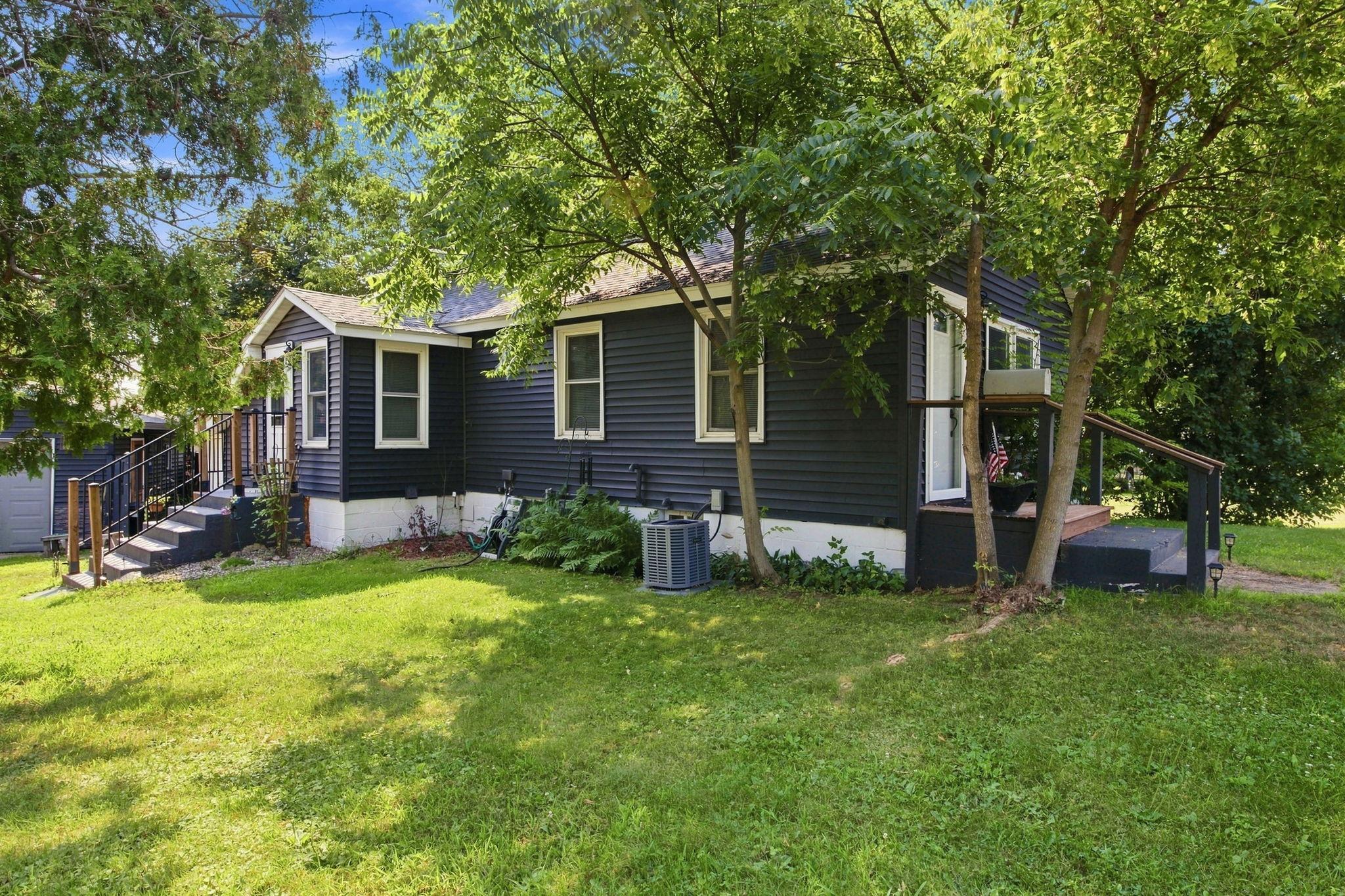 906 Scribner Street Property Photo 3