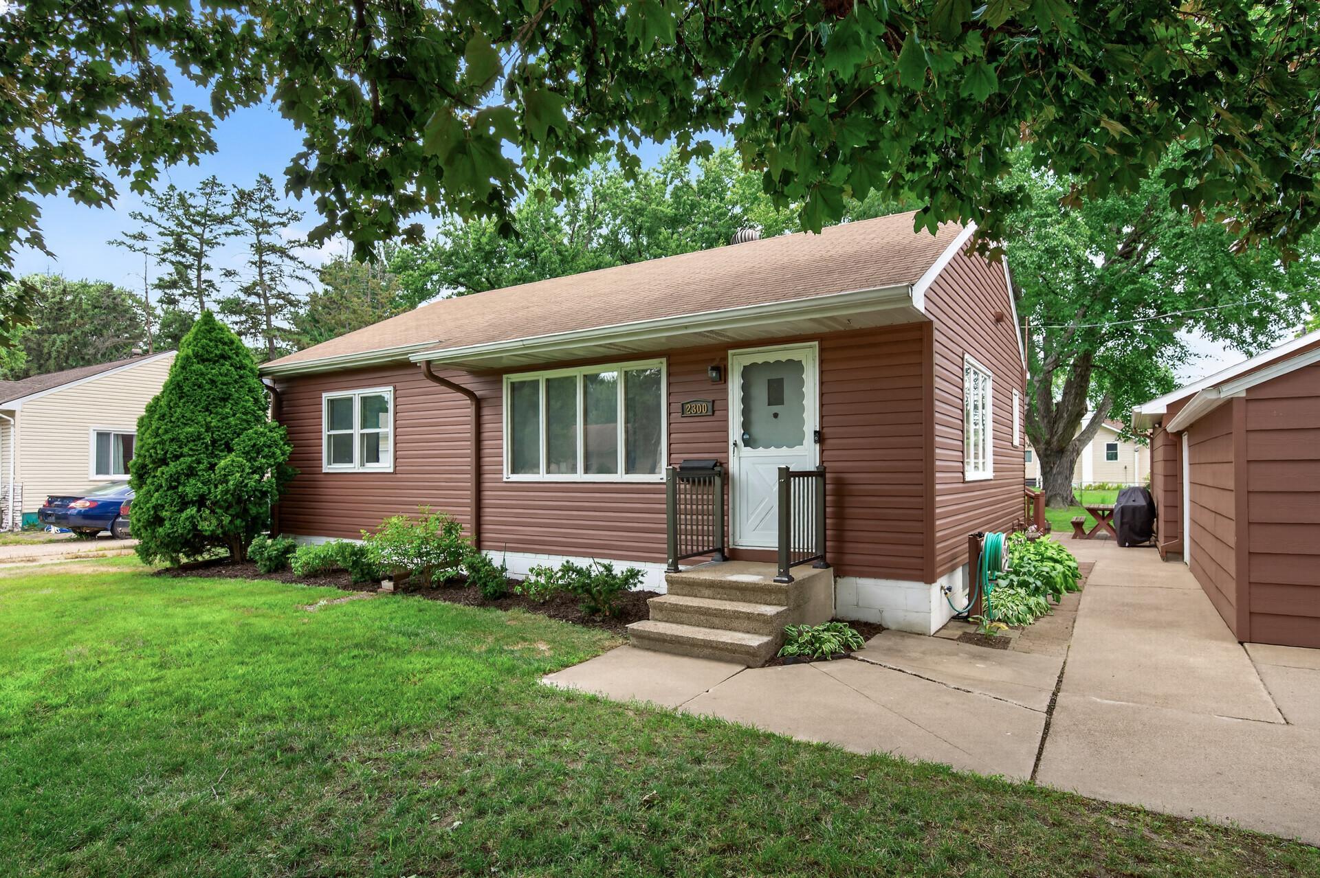 2300 Brookview Drive Property Photo 1