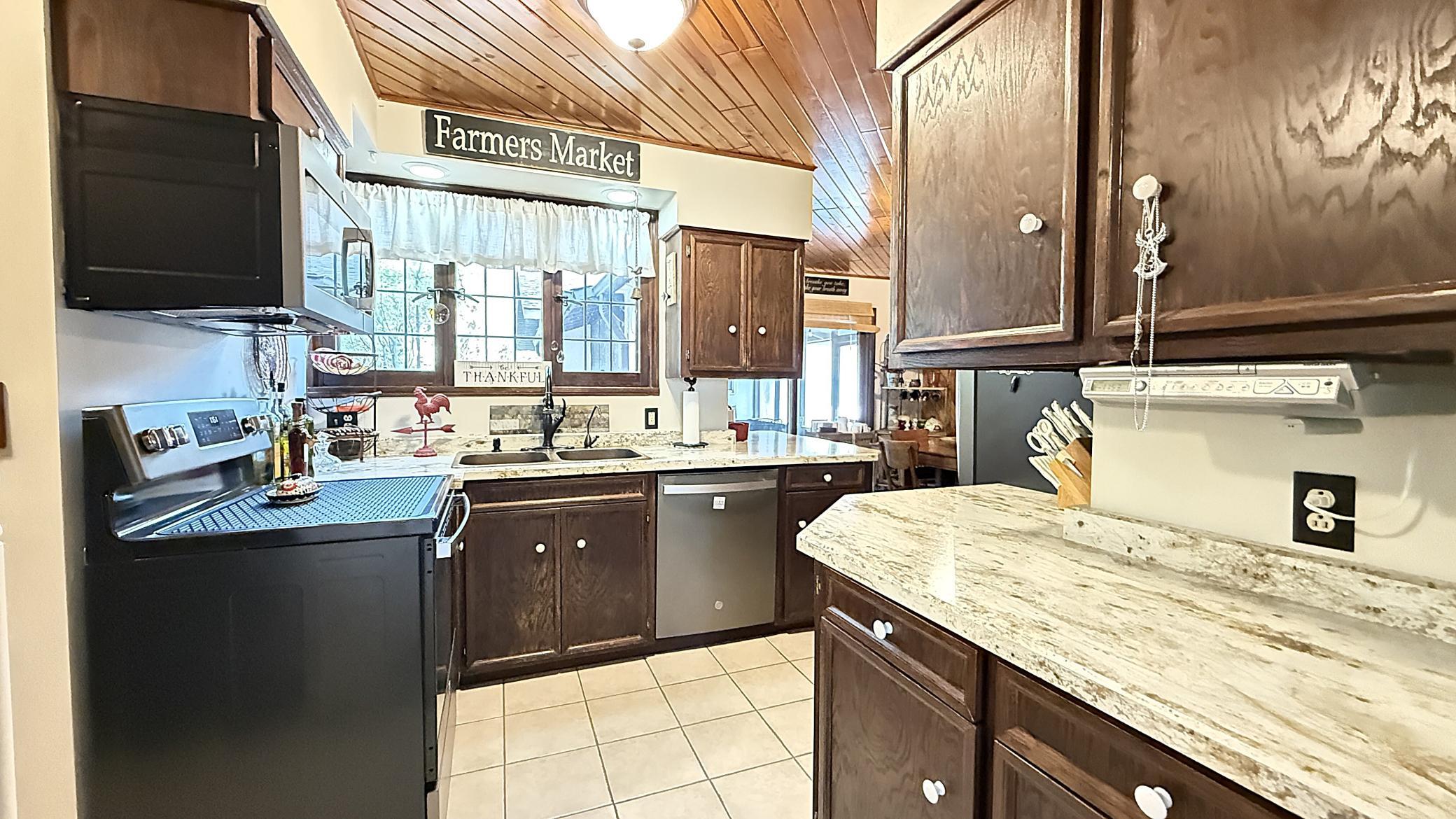 829 3rd Avenue Property Photo 16