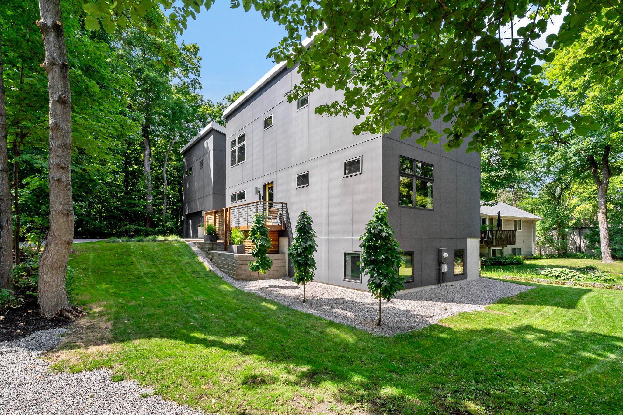 21160 Forest Drive Property Photo 2
