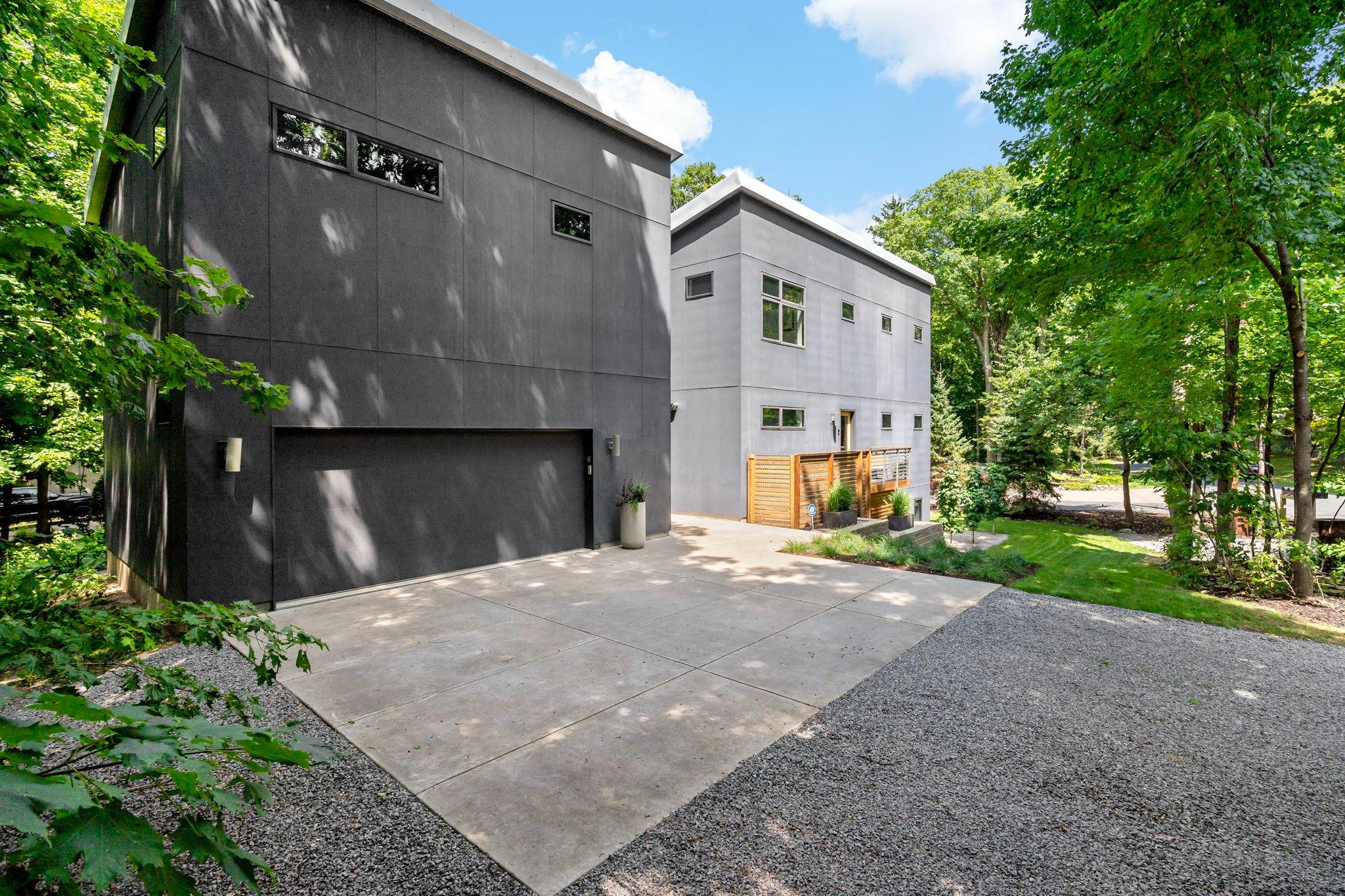 21160 Forest Drive Property Photo 5