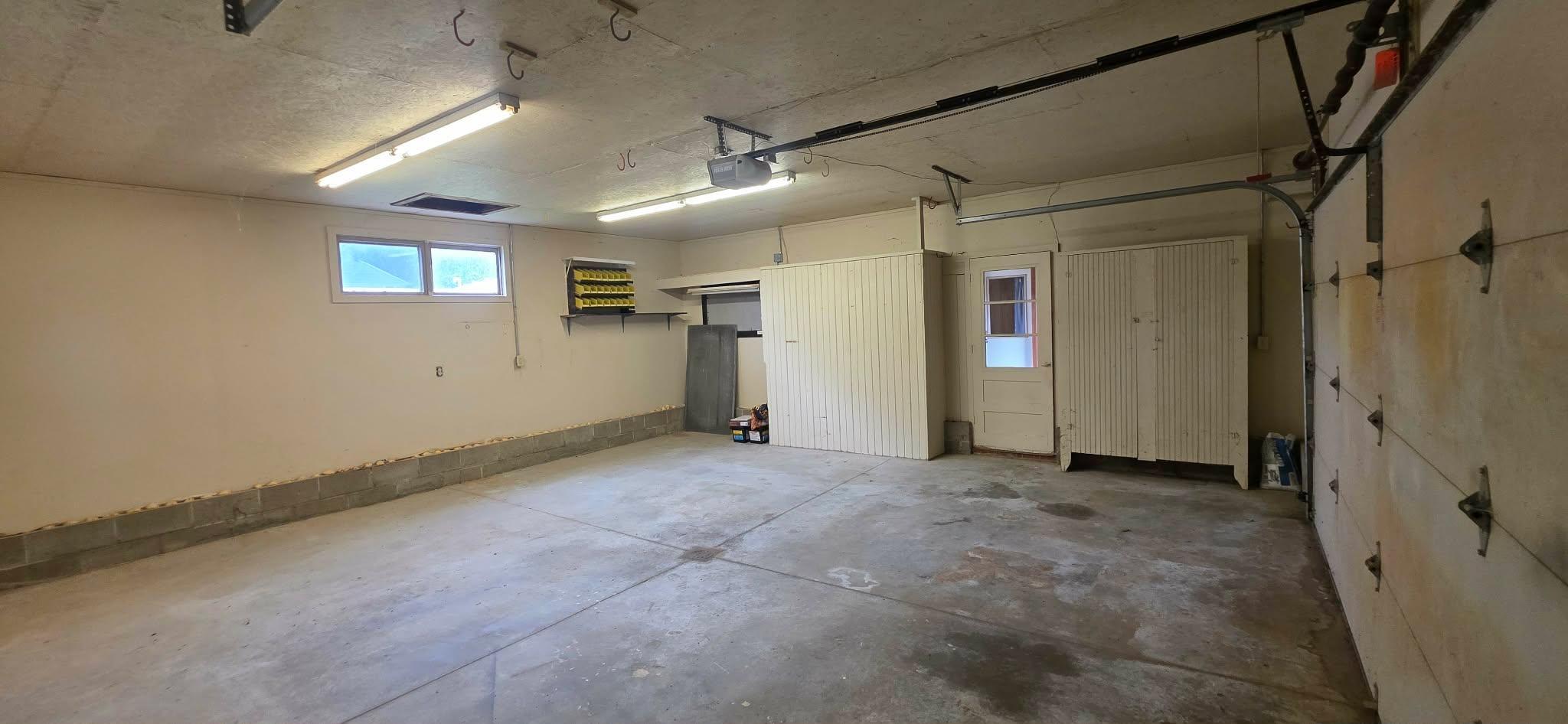 107 Park Avenue E Property Photo 14