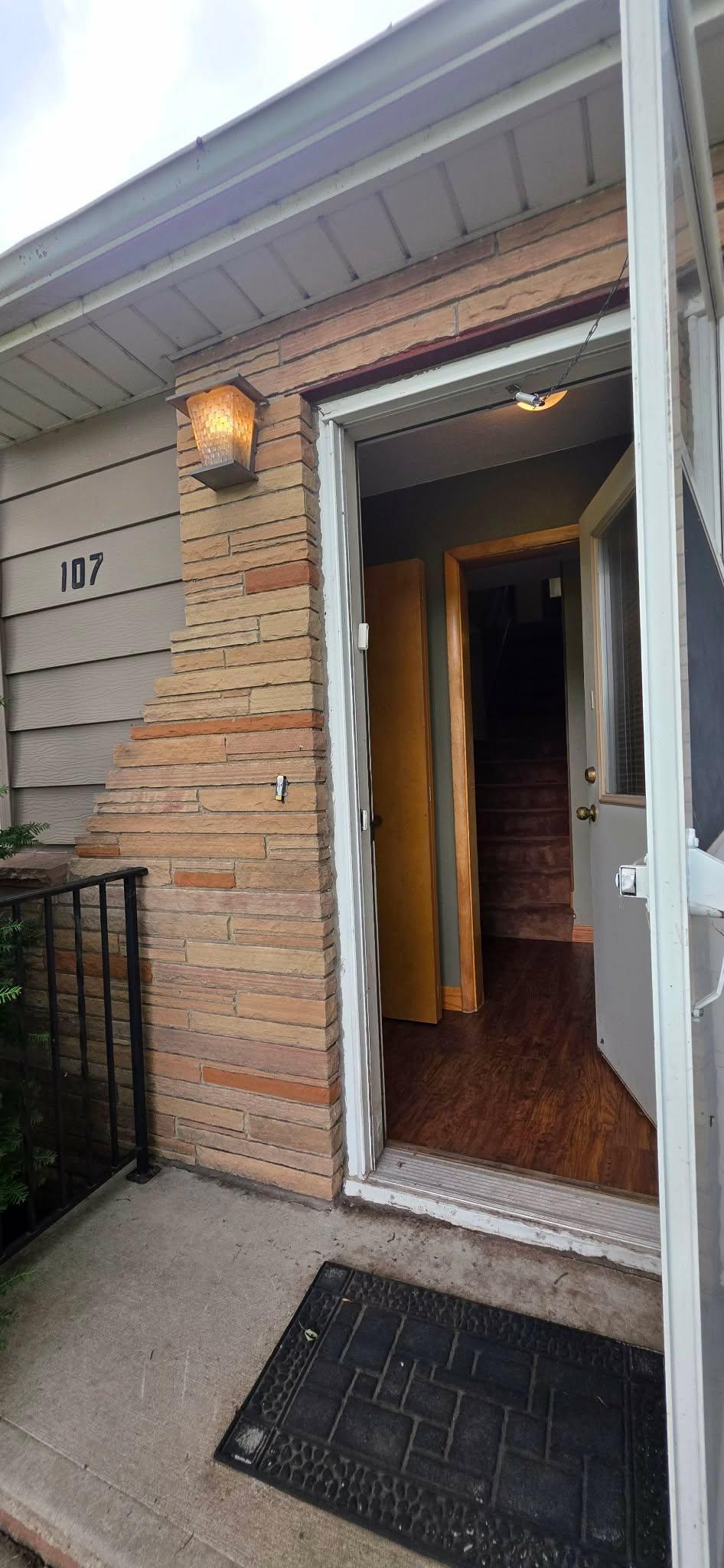 107 Park Avenue E Property Photo 17