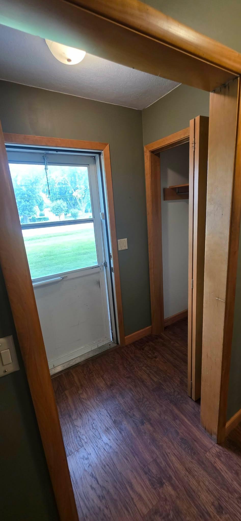 107 Park Avenue E Property Photo 18
