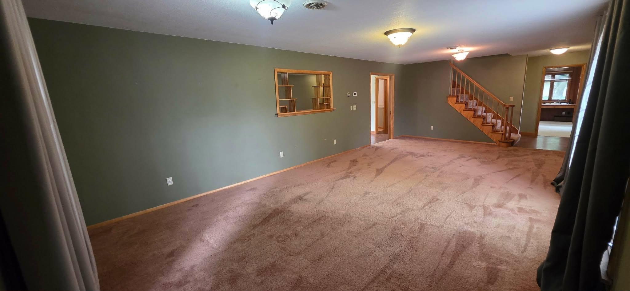 107 Park Avenue E Property Photo 21