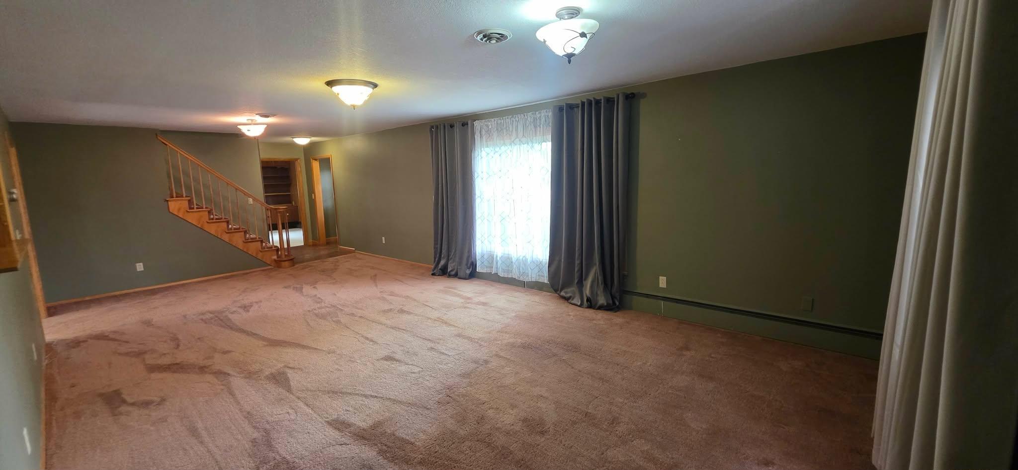 107 Park Avenue E Property Photo 22