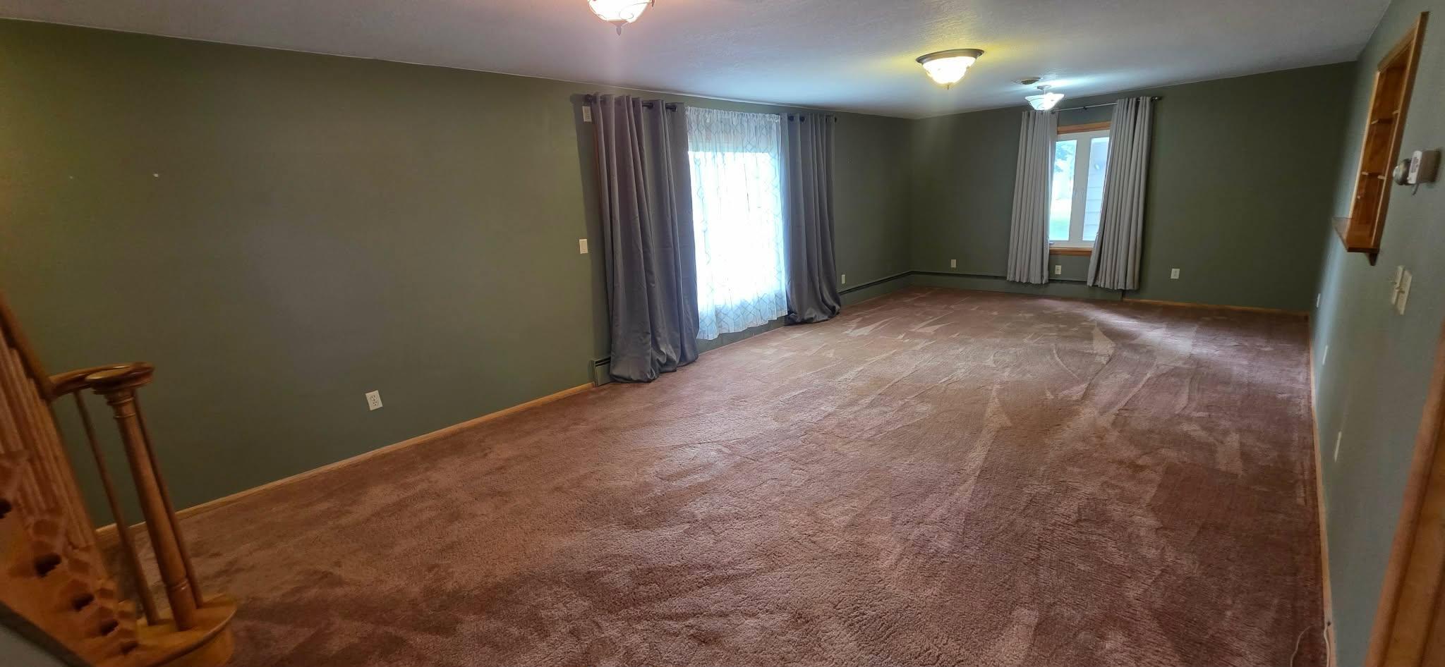 107 Park Avenue E Property Photo 23